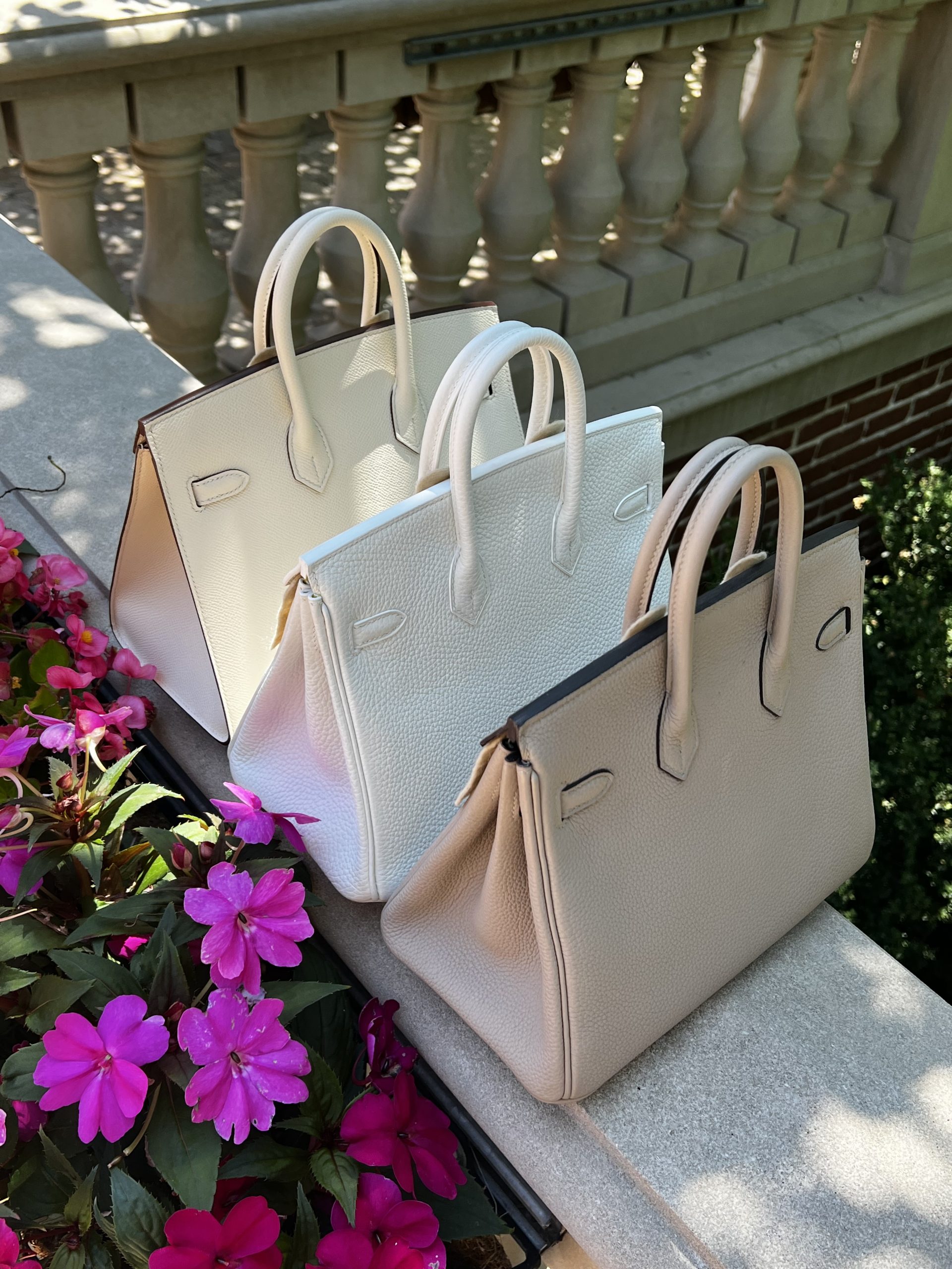 HERMES Kelly 28 Gris Tourterelle Togo PHW - Timeless Luxuries