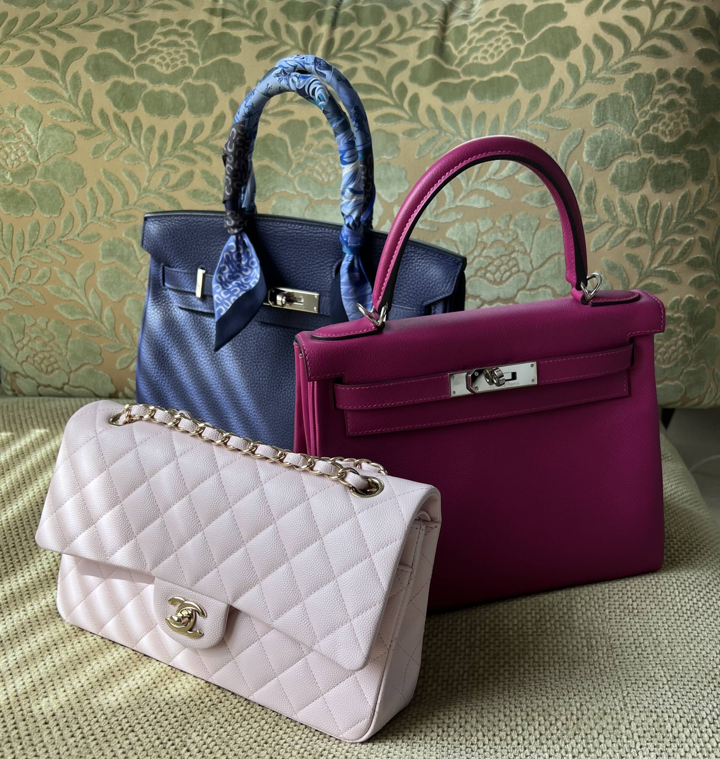 2021 Summer's Battle Of The Best Bags Might Just Be Over As Every Girl's  Dream Louis Vuitton Pink Pouch Is Here! - Goxip