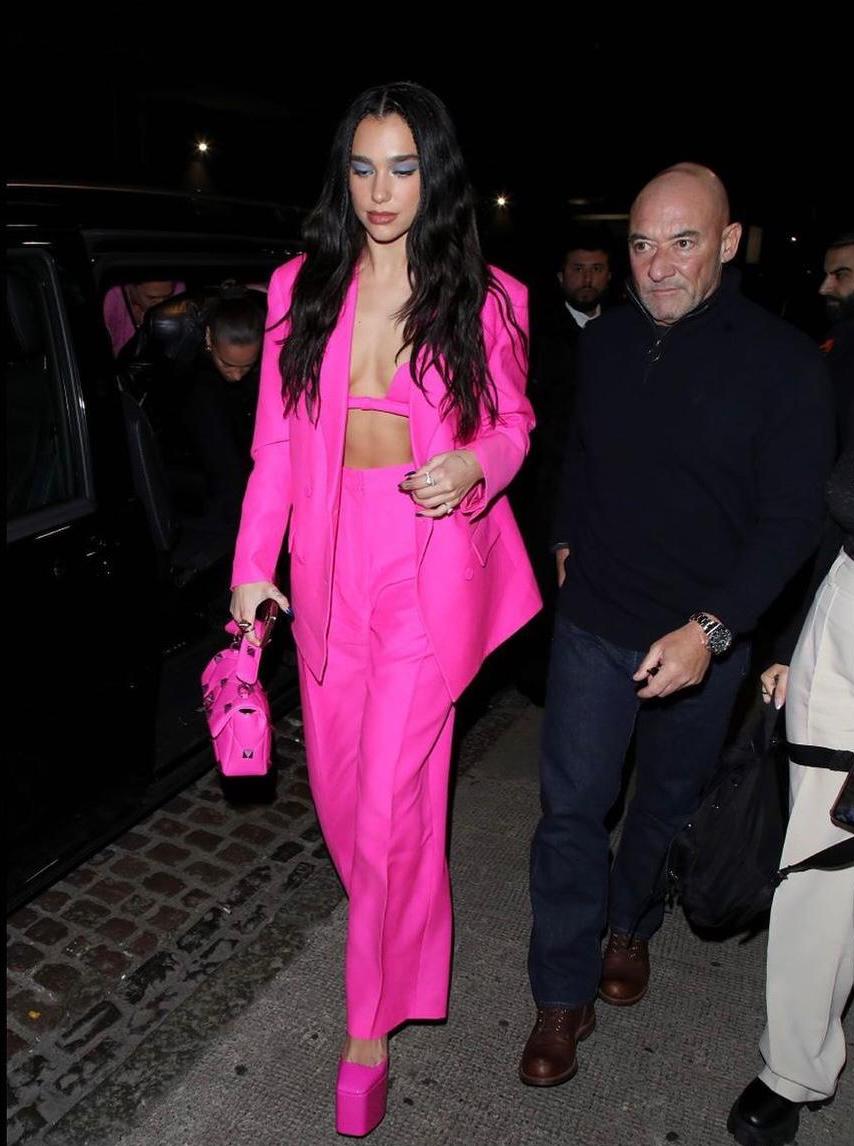 Penélope Cruz Wears Hot Pink Chanel to Tribeca Artists Dinner