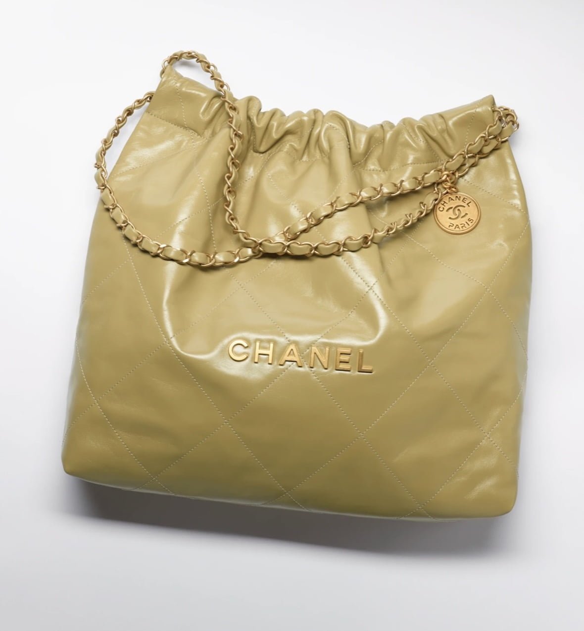 Hobo Bags of the Fall-Winter 2022/23 collection: CHANEL 22 Handbag