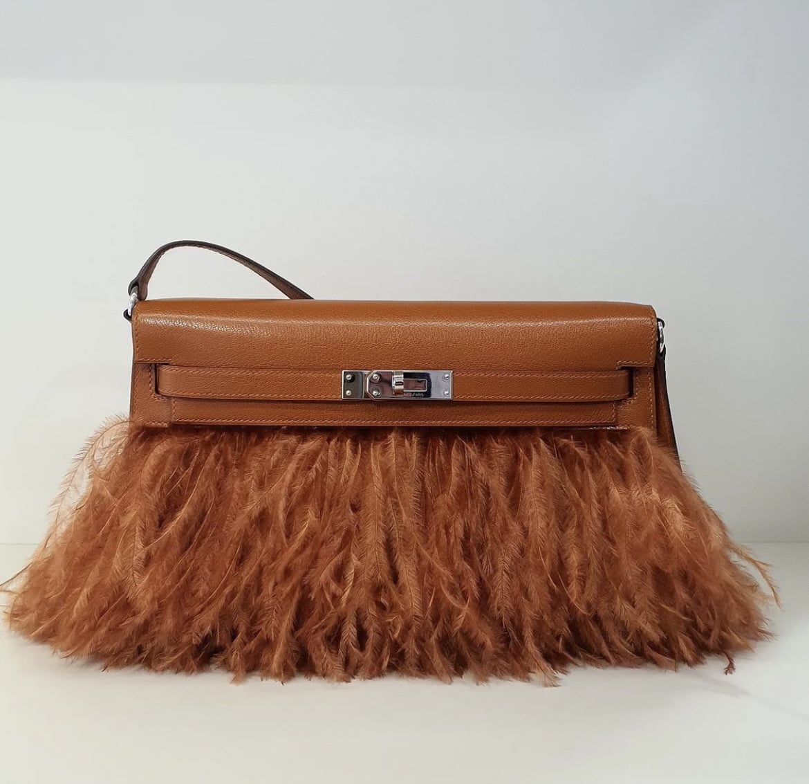 Hermes brings back the Kelly Danse II bag. Here's why you need it –  Bagaholic