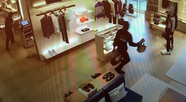 NEWS: Attempted Daylight Robbery at Louis Vuitton Store in Washington