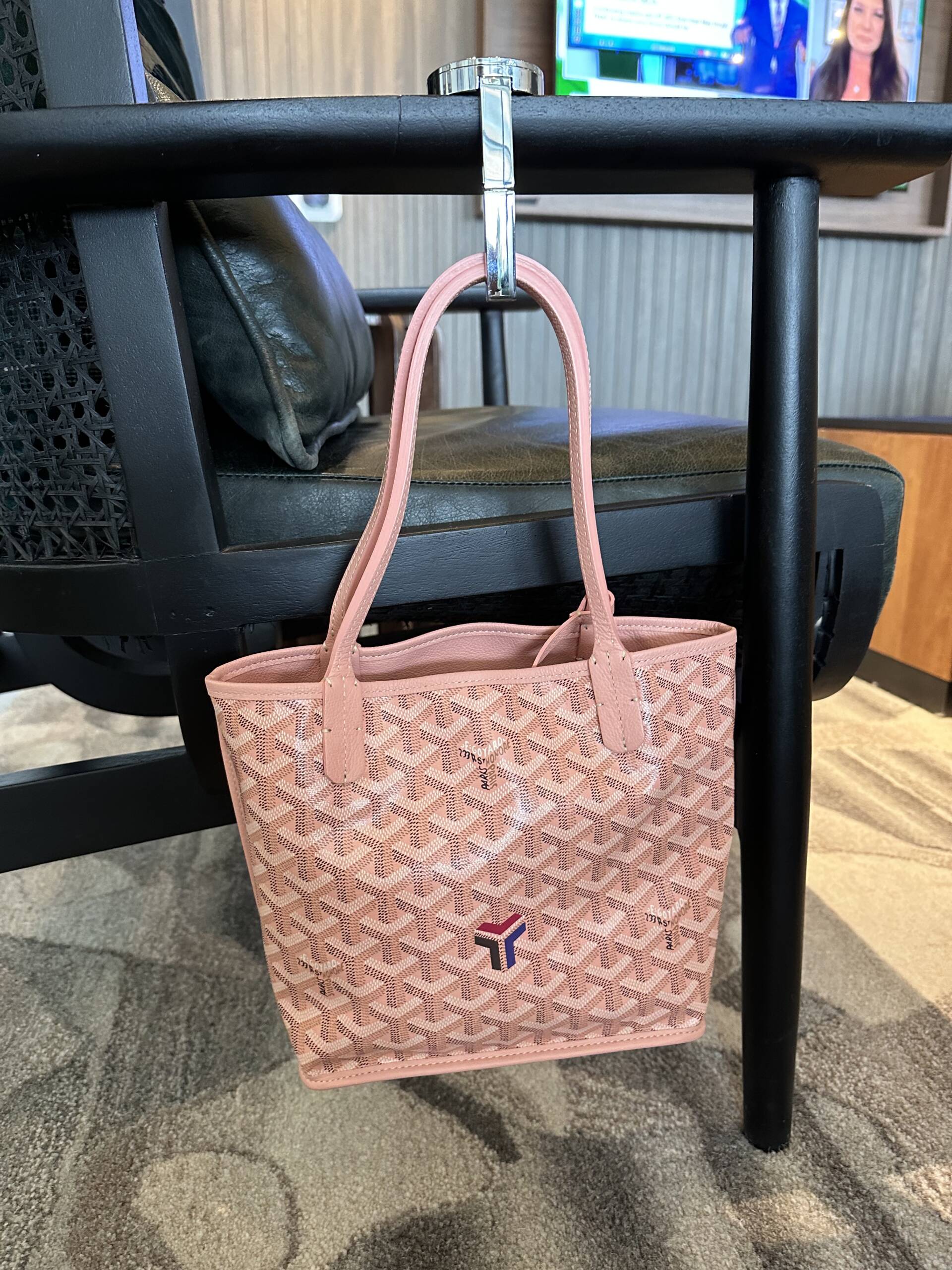 Goyard powder pink special edition 💕 للاسف كلهم اوت اوف ستوك من