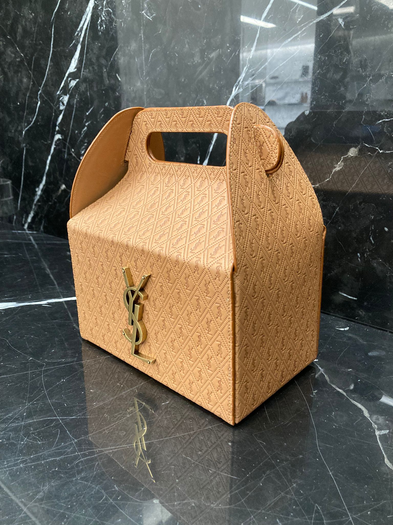 TAKE-AWAY BOX IN LEATHER, Saint Laurent