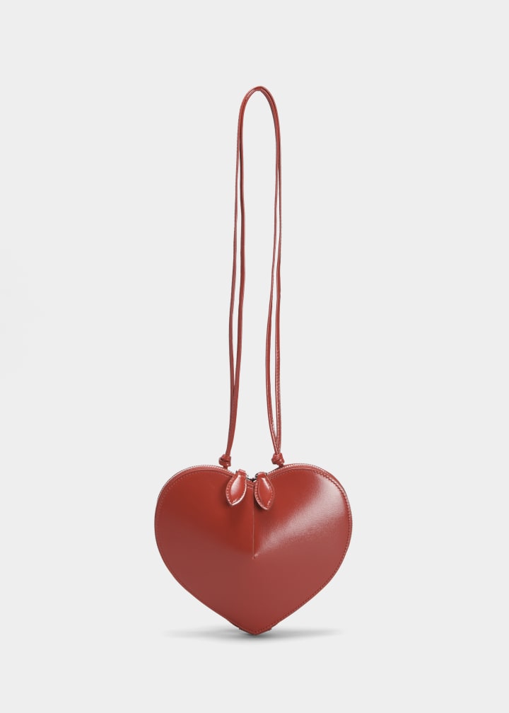 2023 handbag trends | 2023 bags | 2023 trending fashion | alaia heart bag
