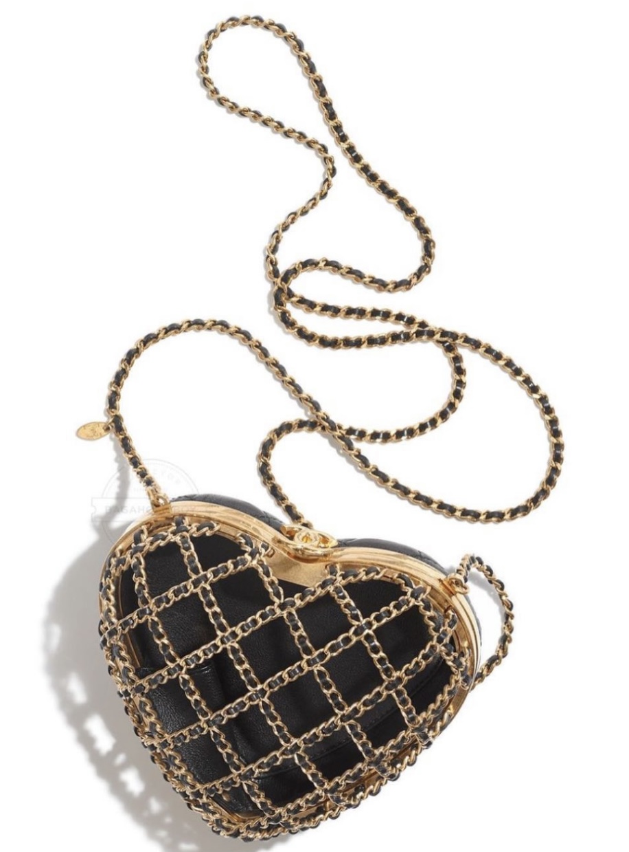 2023 handbag trends | 2023 bags | 2023 trending fashion | chanel heart bag