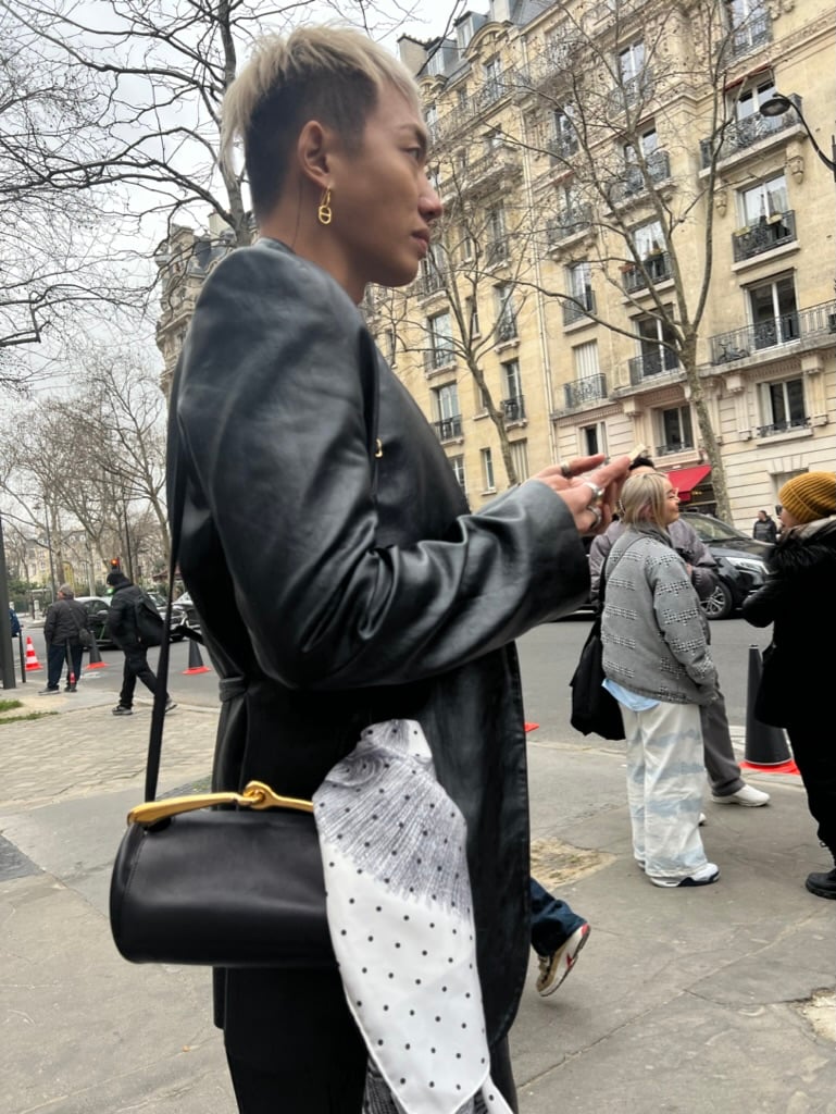 bottega veneta loop bag street style