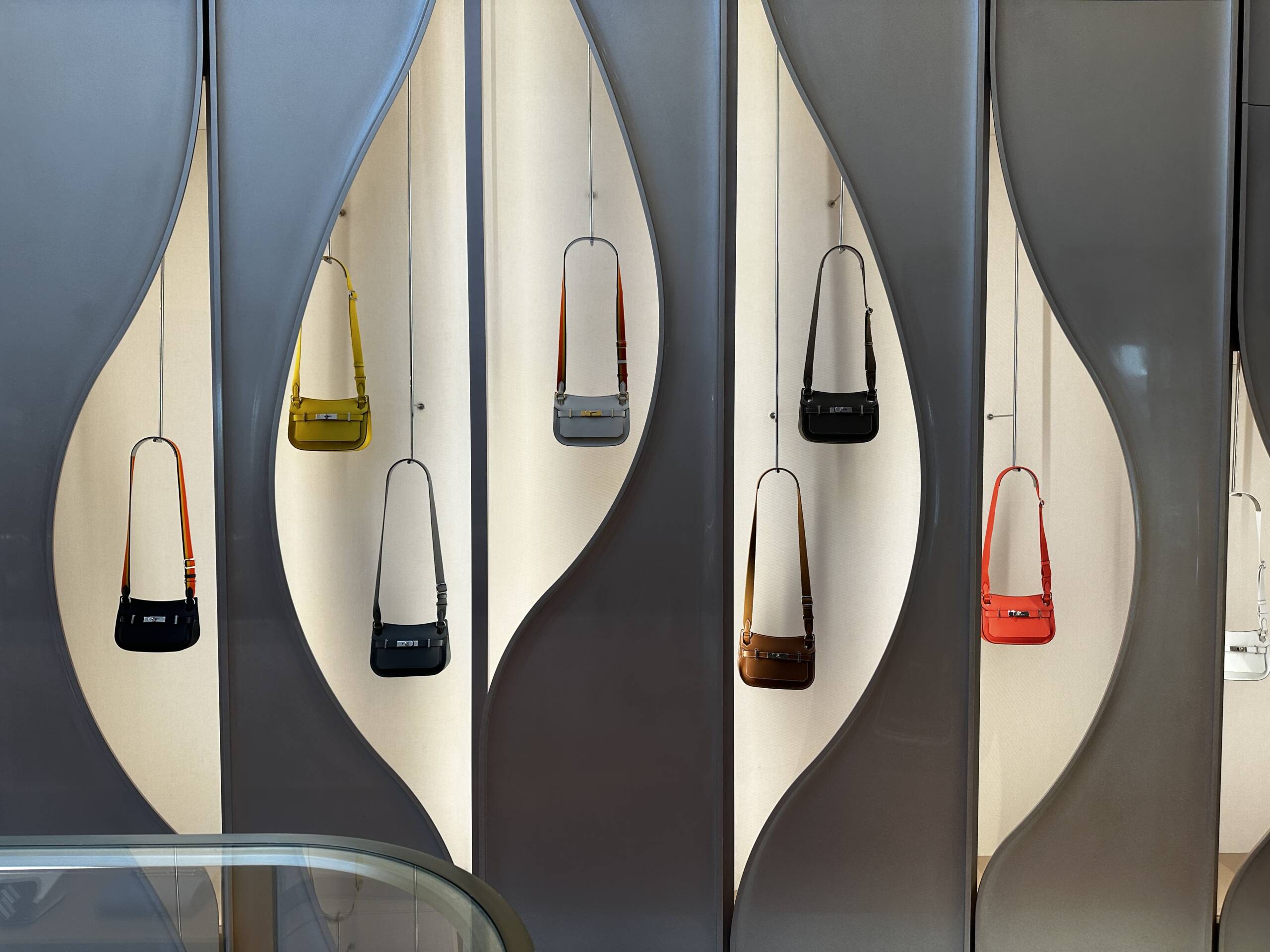 mini jypsiere wall at madison hermes