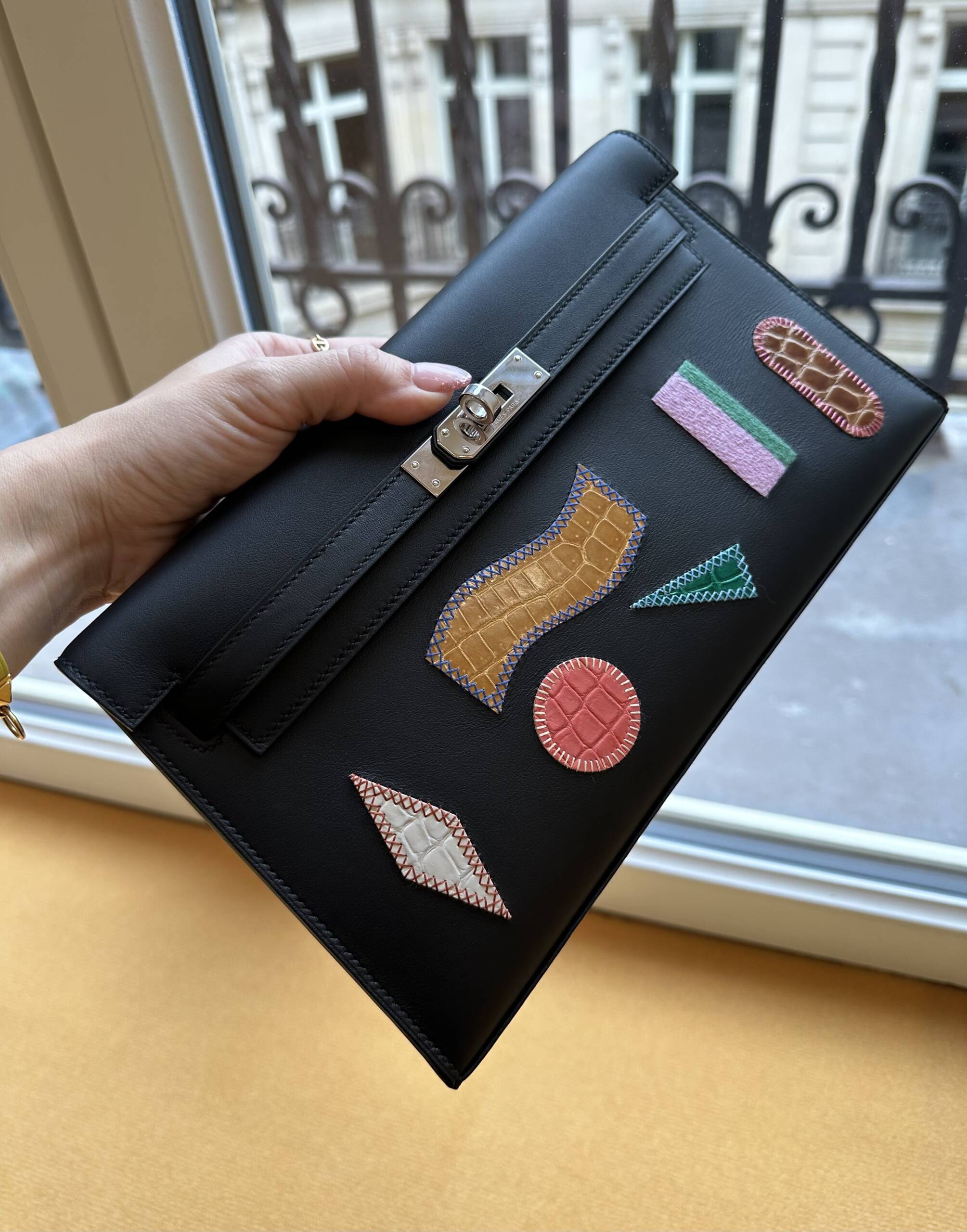 First Look at the New Hermès 'In the Loop' Bag - PurseBop