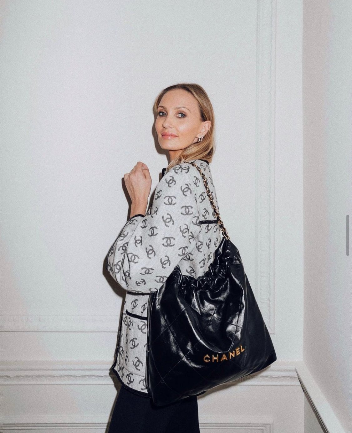 Discover CHANEL 22 BAG designed by Virginie Viard