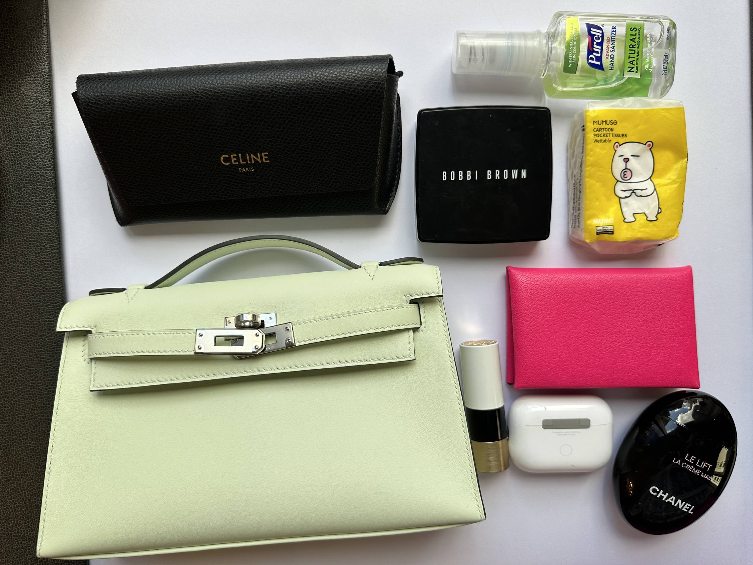 hermes vert fizz | what fits in my bag | hermes kelly pochette | kelly pochette | pochette vs mini kelly