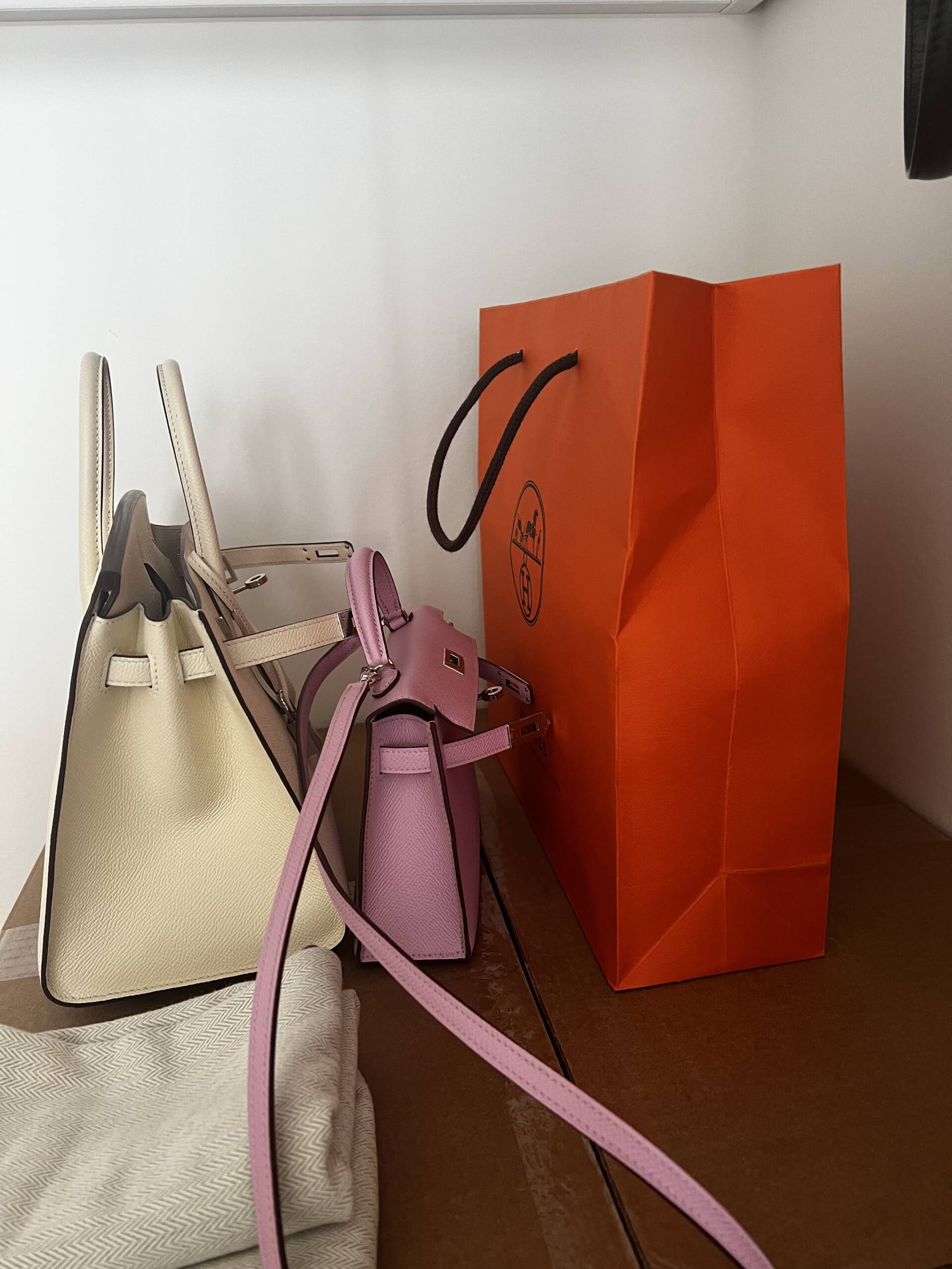 Hermes Mini Kelly vs Pochette - in depth review and comparison #hermeskelly  #hermes 