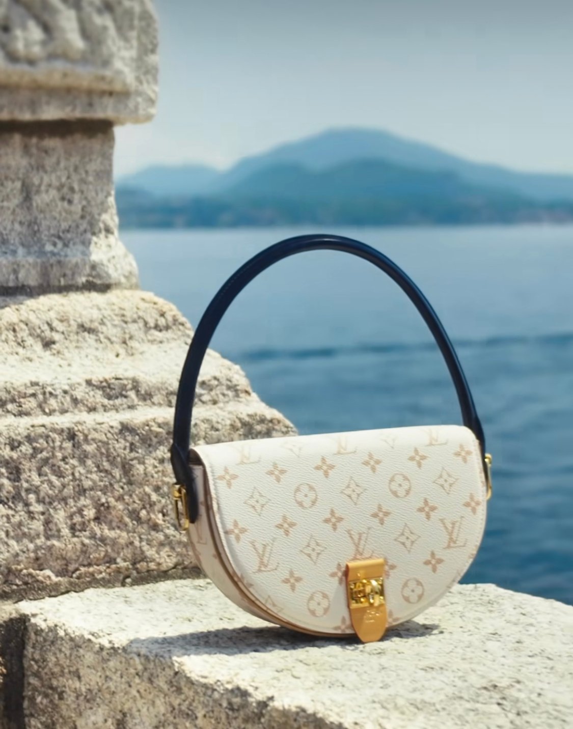 All About the Re-released LV GO-14 - PurseBop