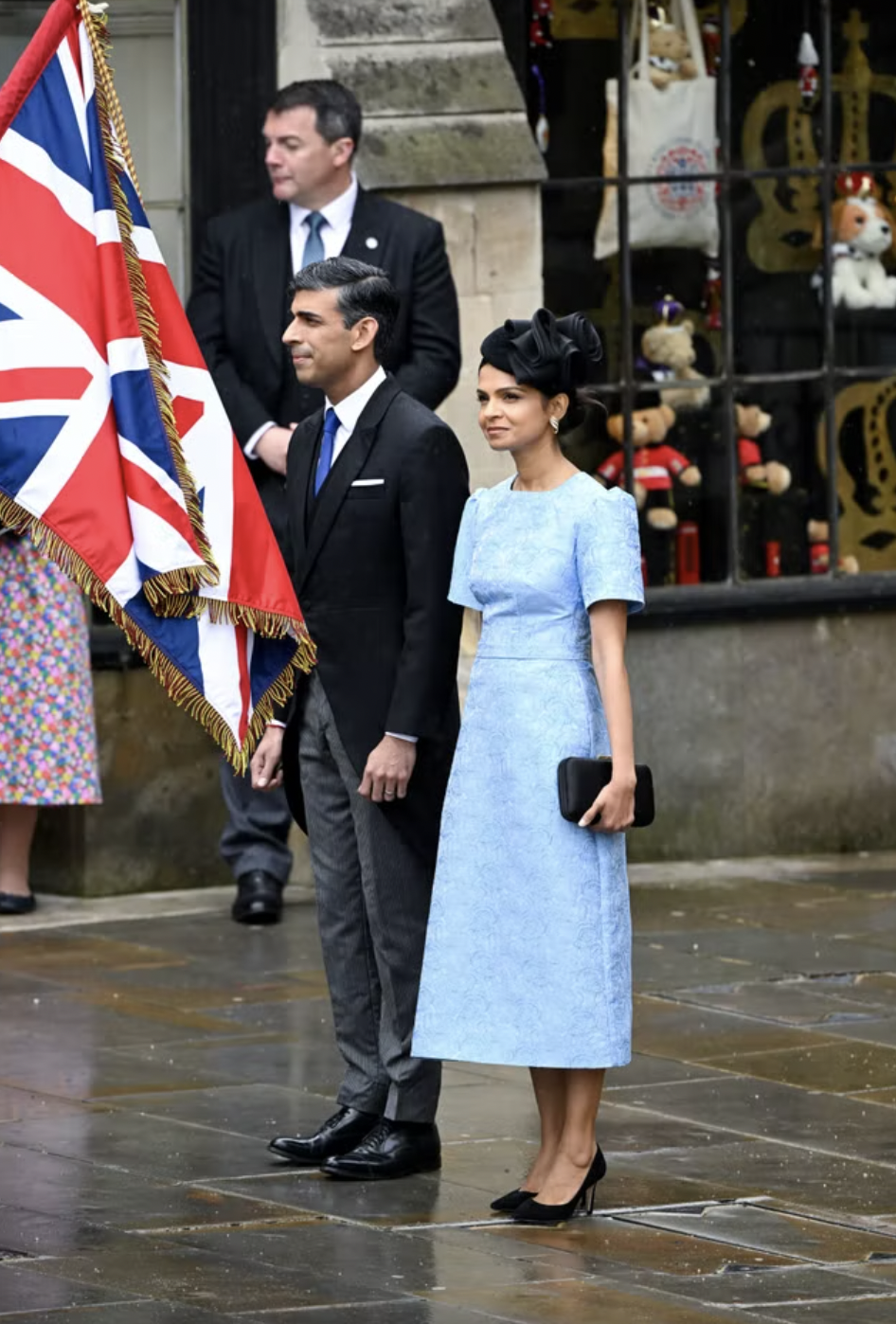 Coronation clutches | handbags coronation | best handbags of coronation | King Charles coronation clutches | coronation style | coronation fashion | best fashion of coronation | Kate Middleton style