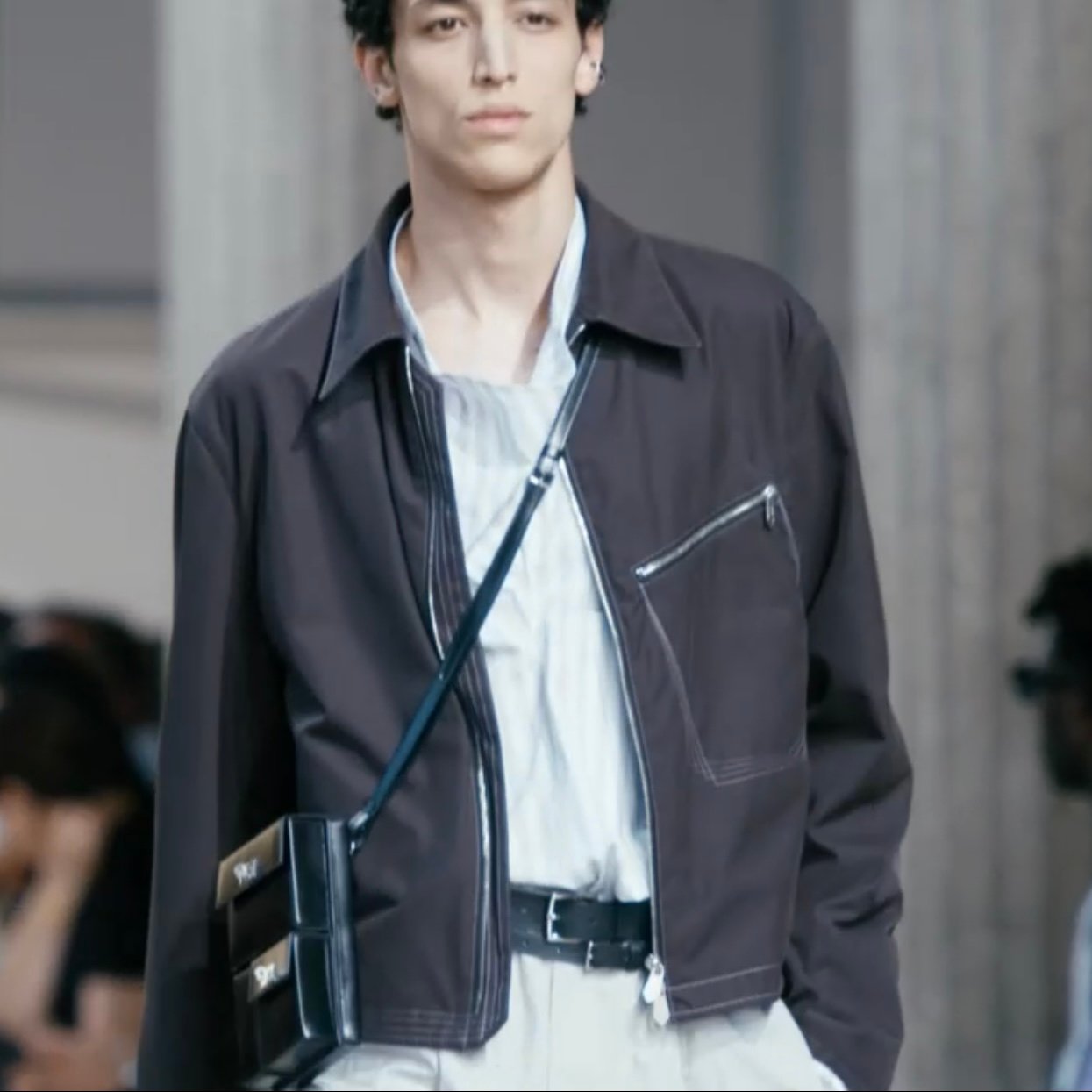 The Modern Message Of the Hermès Sac à dépêches Messenger - Men's Folio