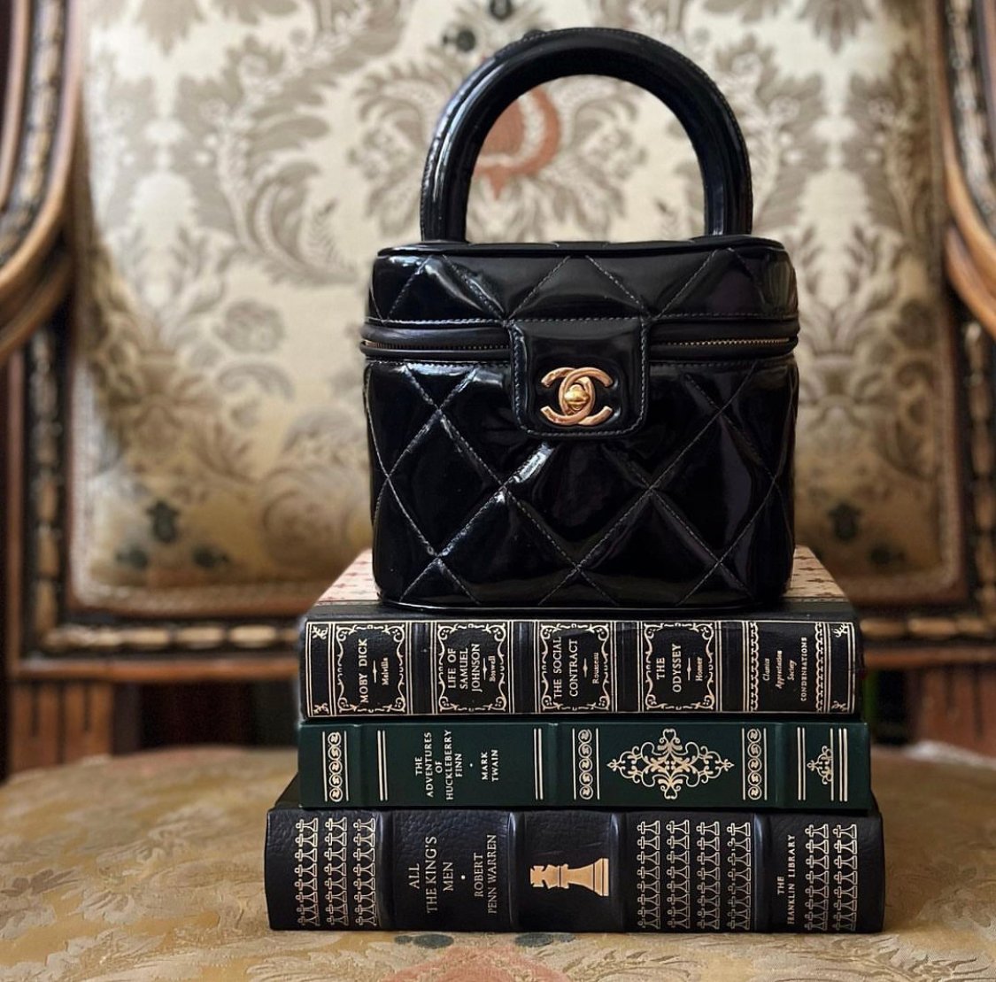 CHANEL 1995 Vanity Handbag Black Patent Leather – AMORE Vintage Tokyo