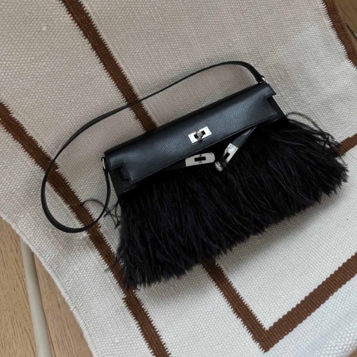 HERMÈS KELLY ELAN CLUTCH IN BLACK CHAMKILA LEATHER – VS Lifestyles