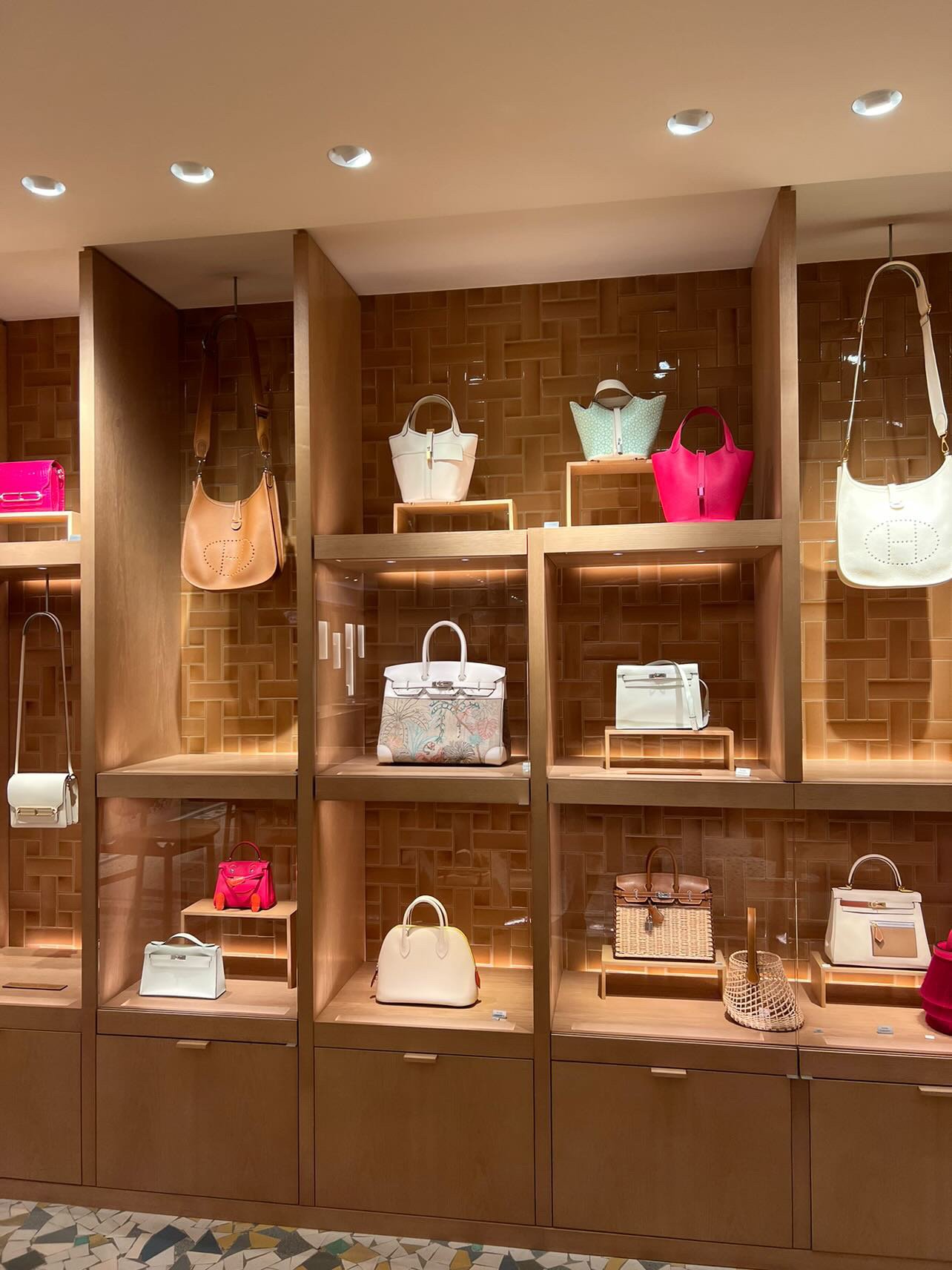 hermes shopping in paris | hermes sevres | hermes bag display