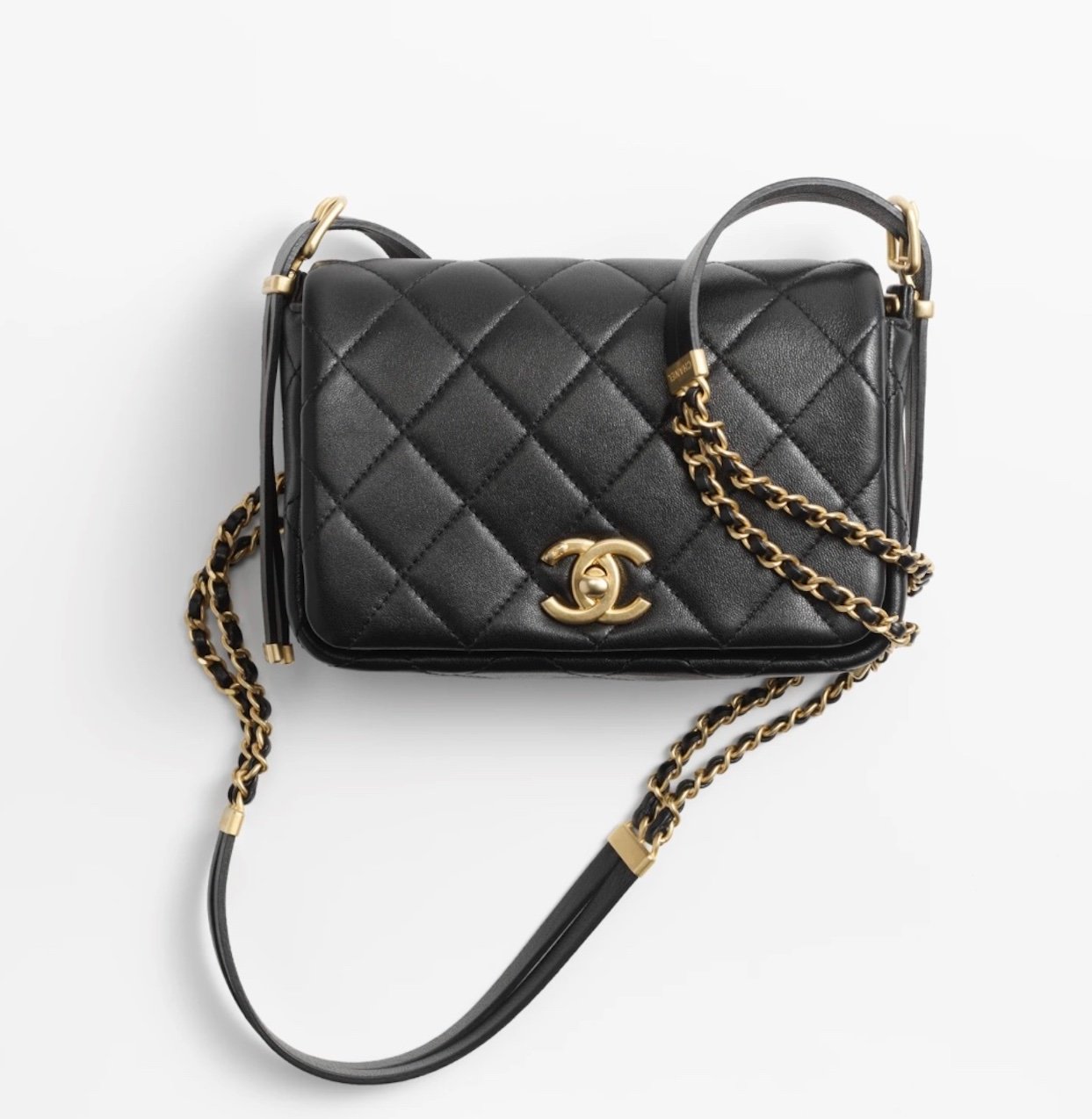 CHANEL 2022-23FW Maxi Hobo Bag  Chanel maxi, Hobo bag outfit