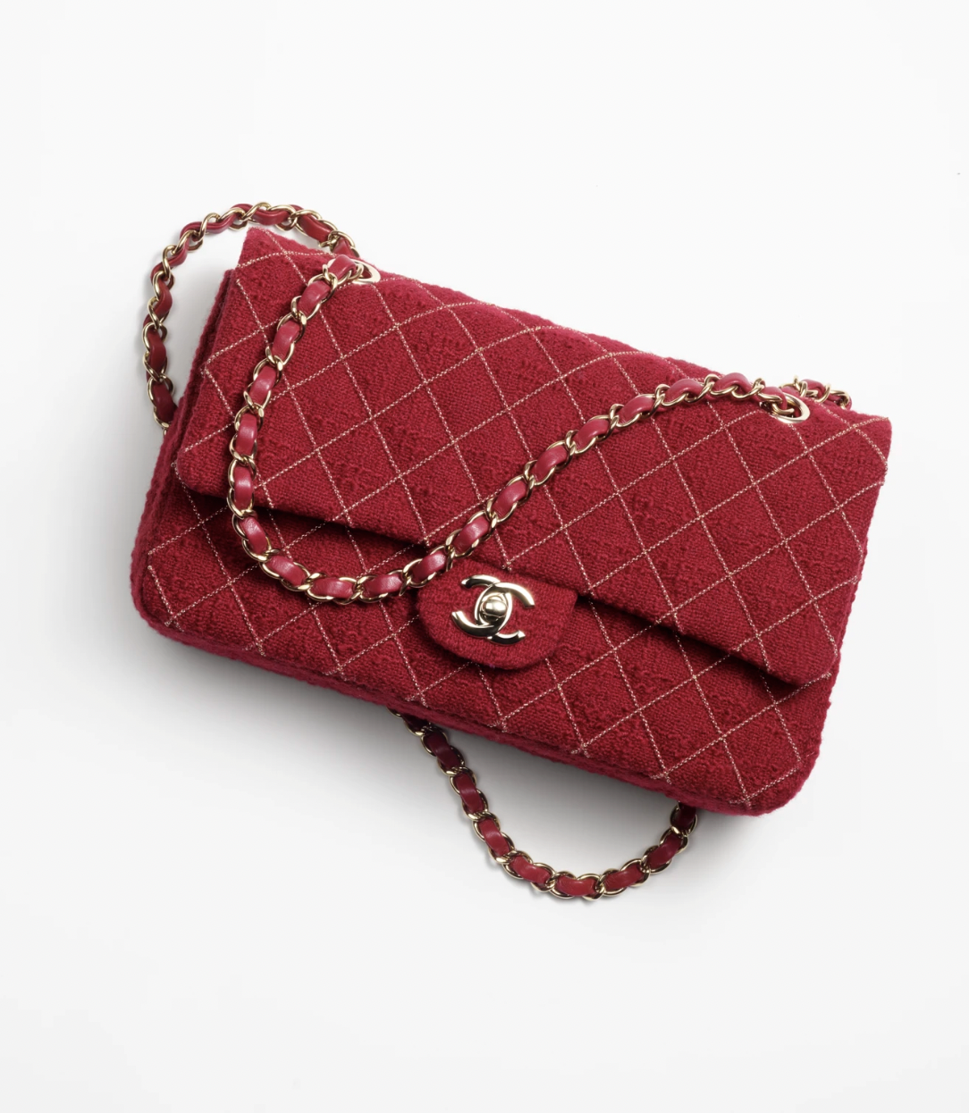 Red handbag in 2023  Chanel bag red, Chanel classic flap red, Red