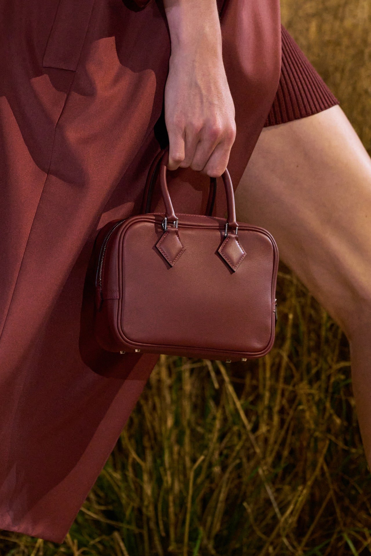 First Look at the New Hermès 'In the Loop' Bag - PurseBop