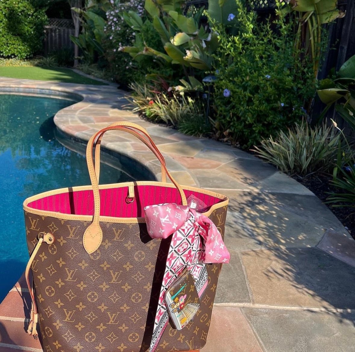 Louis Vuitton Neverfull mm Peony Monogram