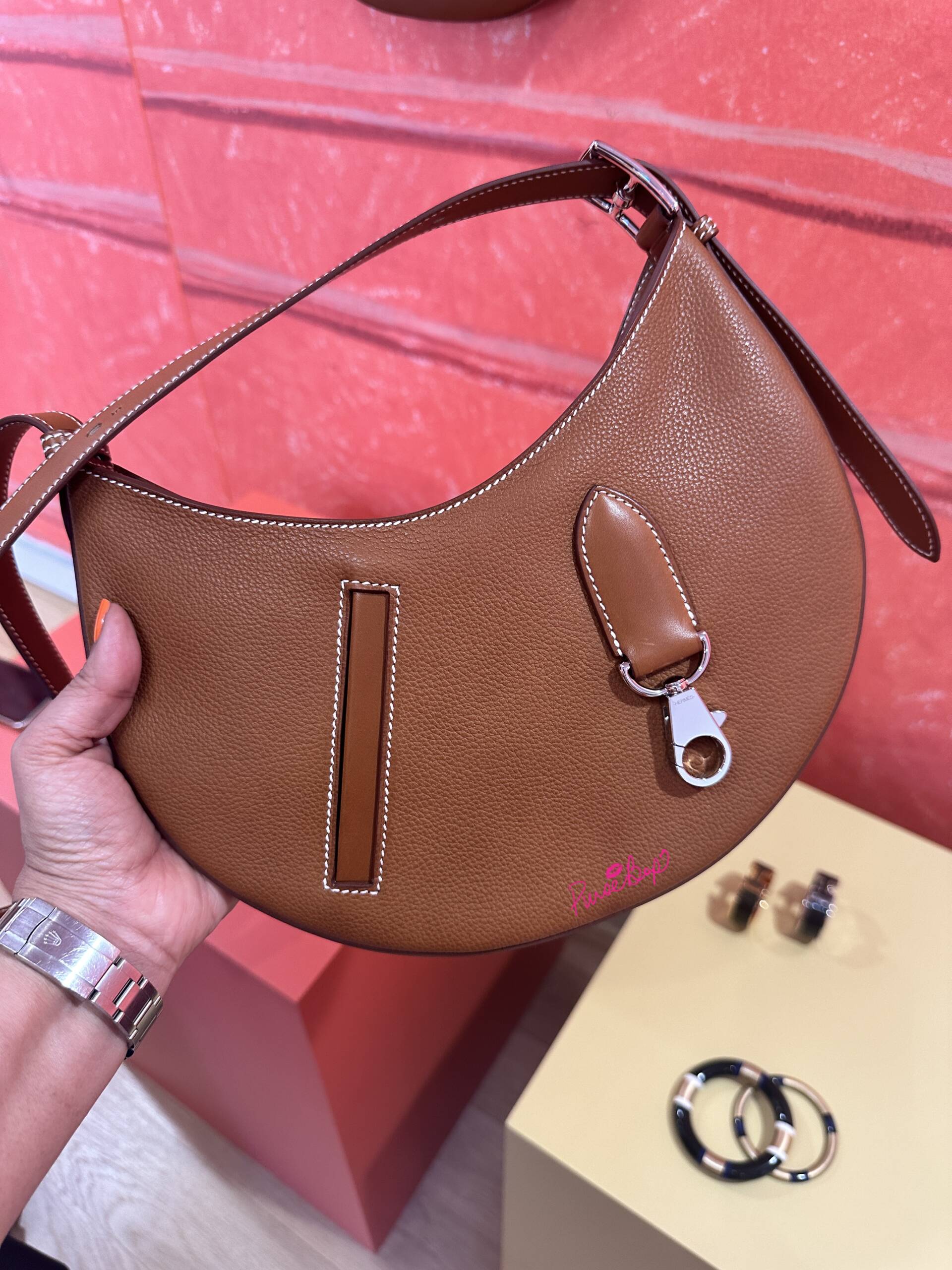 First Look at the New Hermès 'In the Loop' Bag - PurseBop