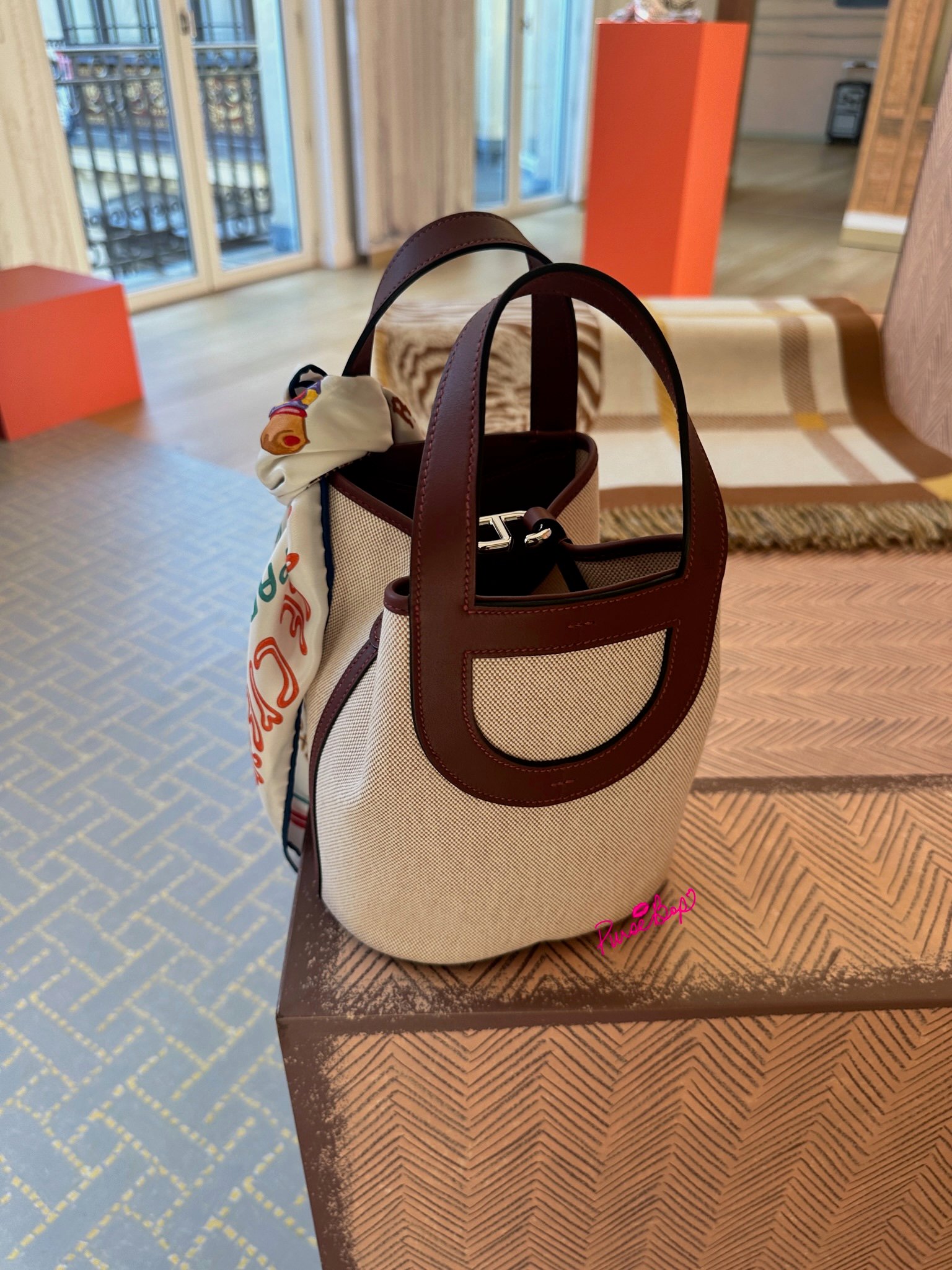 First Look at the New Hermès 'In the Loop' Bag - PurseBop