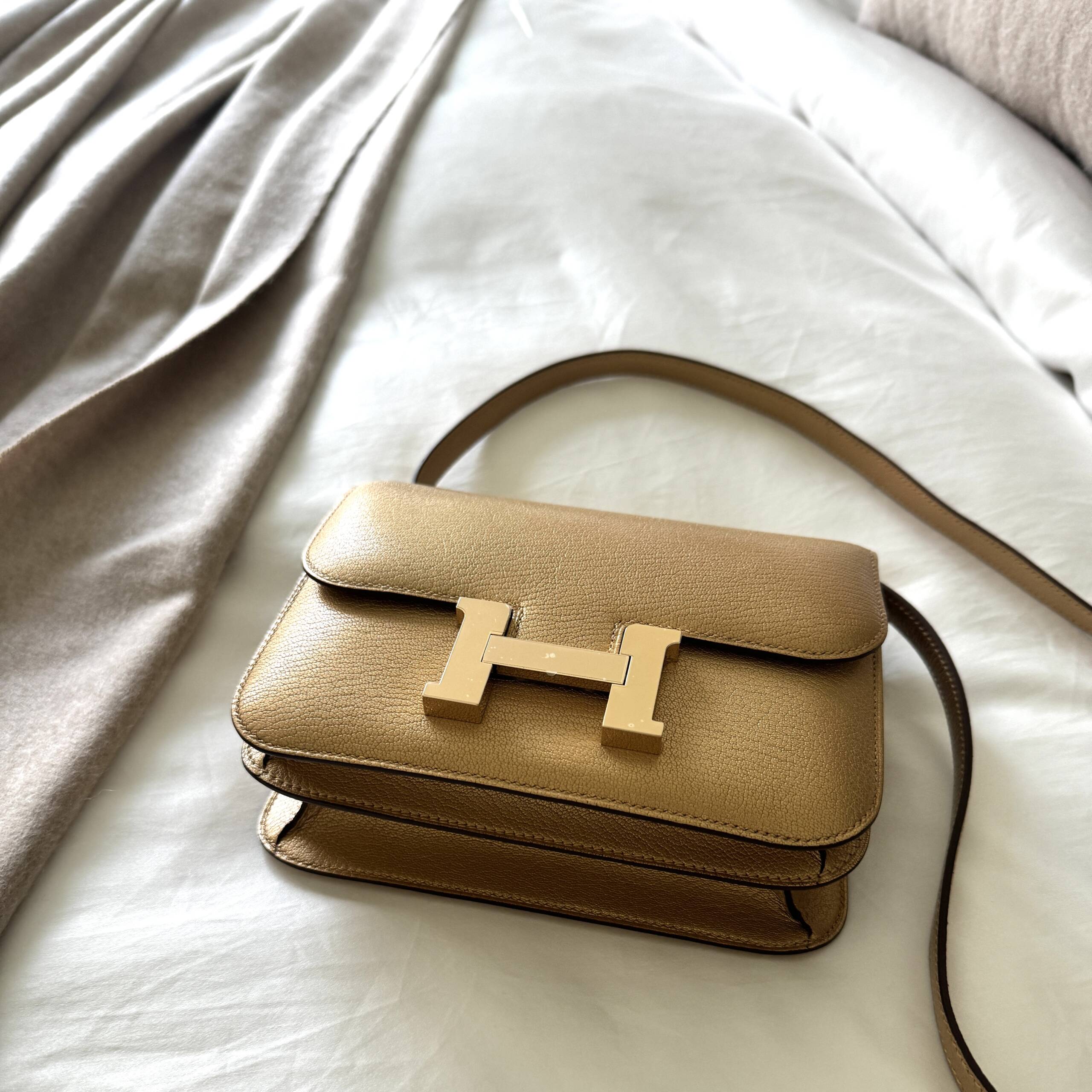 hermes metallic Doré chamkilght constance 18