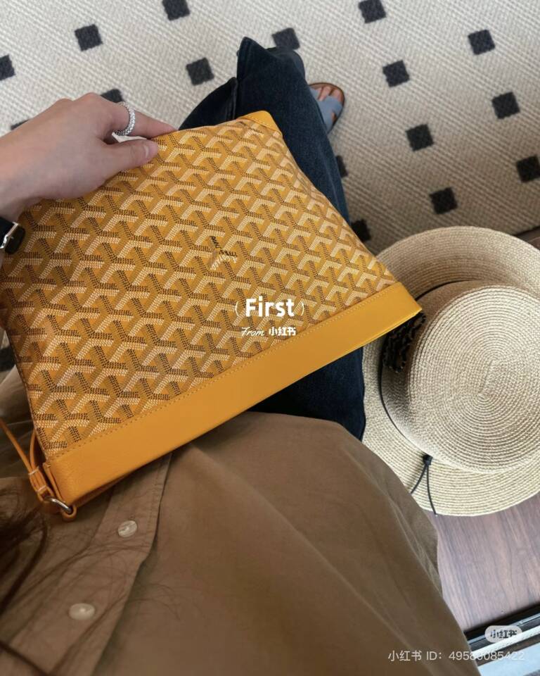 CONTI POUCH 24 IN ORANGE LAMBSKIN AND GOYARDINE CANVAS