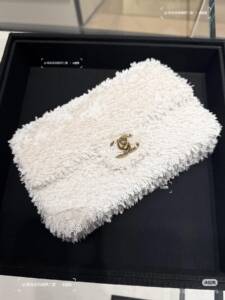 CHANEL 25S FLAP BAG 18 CM IN BEIGE WOOL AND BROWN LAMBSKIN