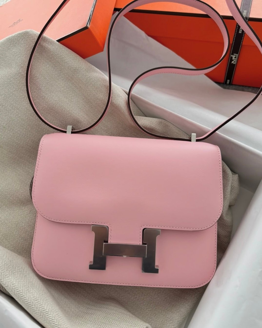 hermès constance 24 rose sakura gold hardware