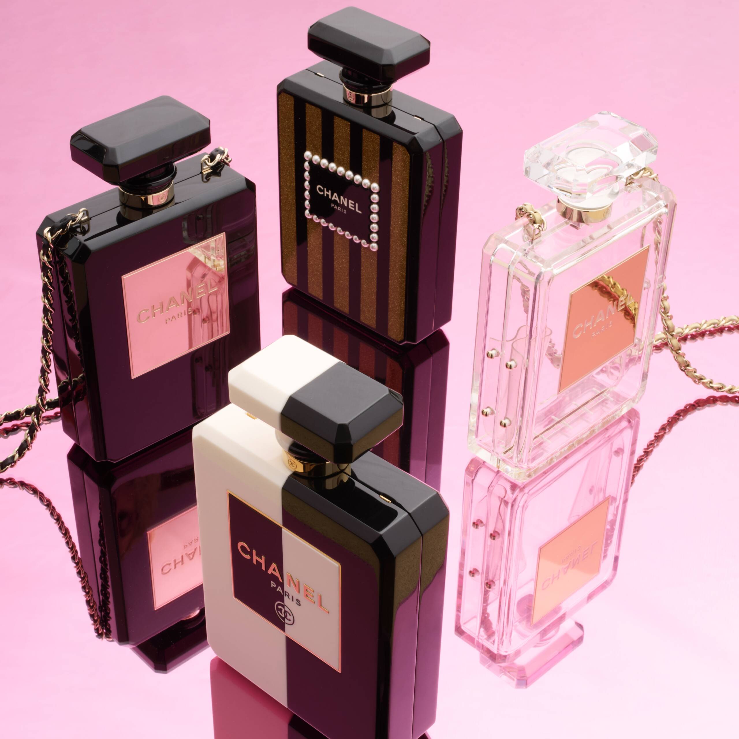 Chanel Paris-Cosmopolite Métiers d'Art Black & Gold Glitter Lucite, Faux Pearl N°5 Perfume Bottle Minaudière