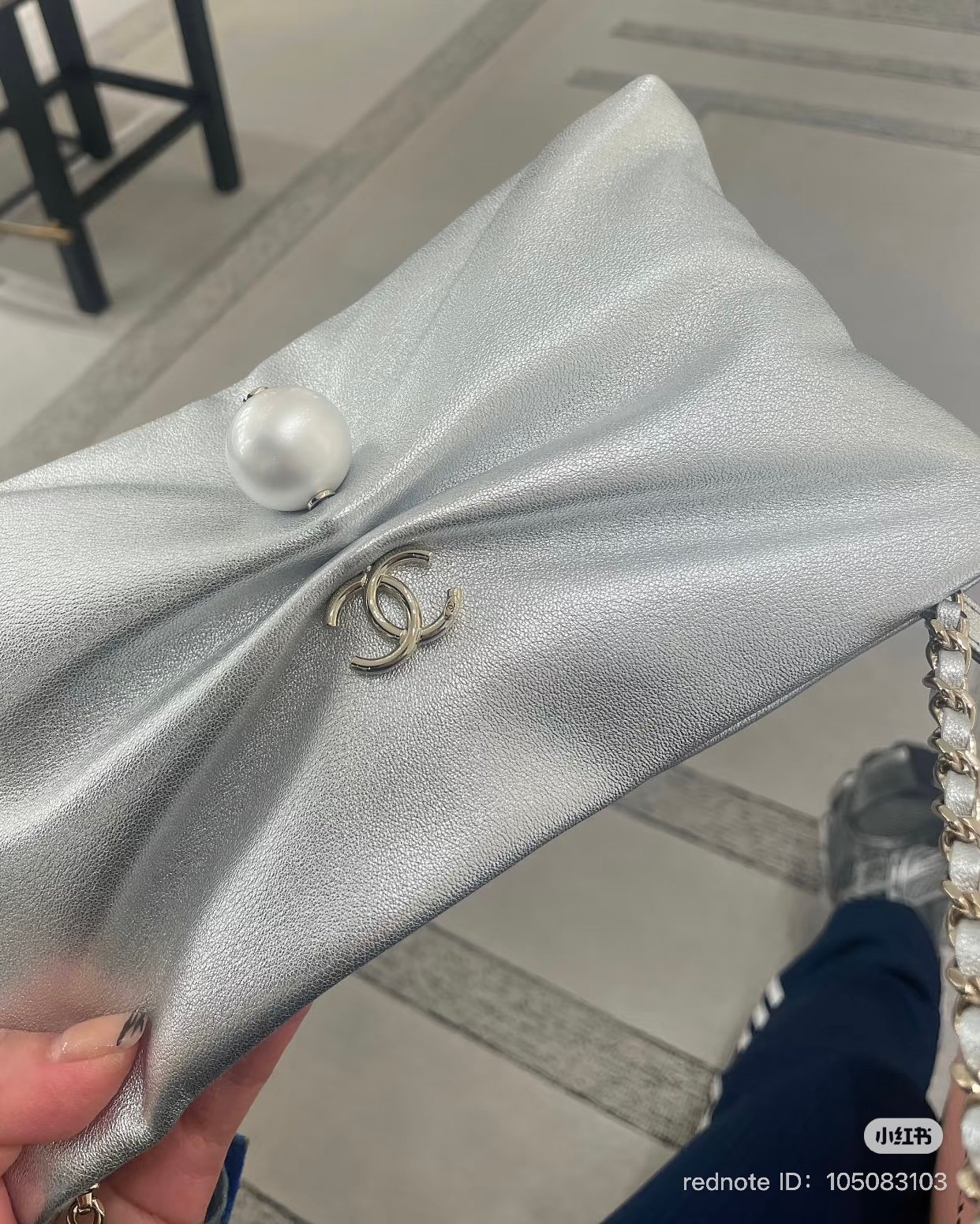 chanel 25 silver pearl Clutch with Chain 