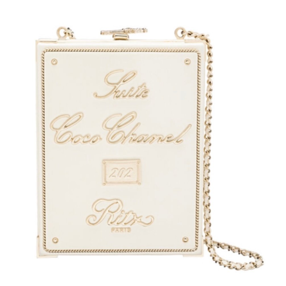 Chanel Paris-Cosmopolite Métiers d'Art Ivory Lambskin Leather Suite Coco Chanel Ritz Key Card Minaudière