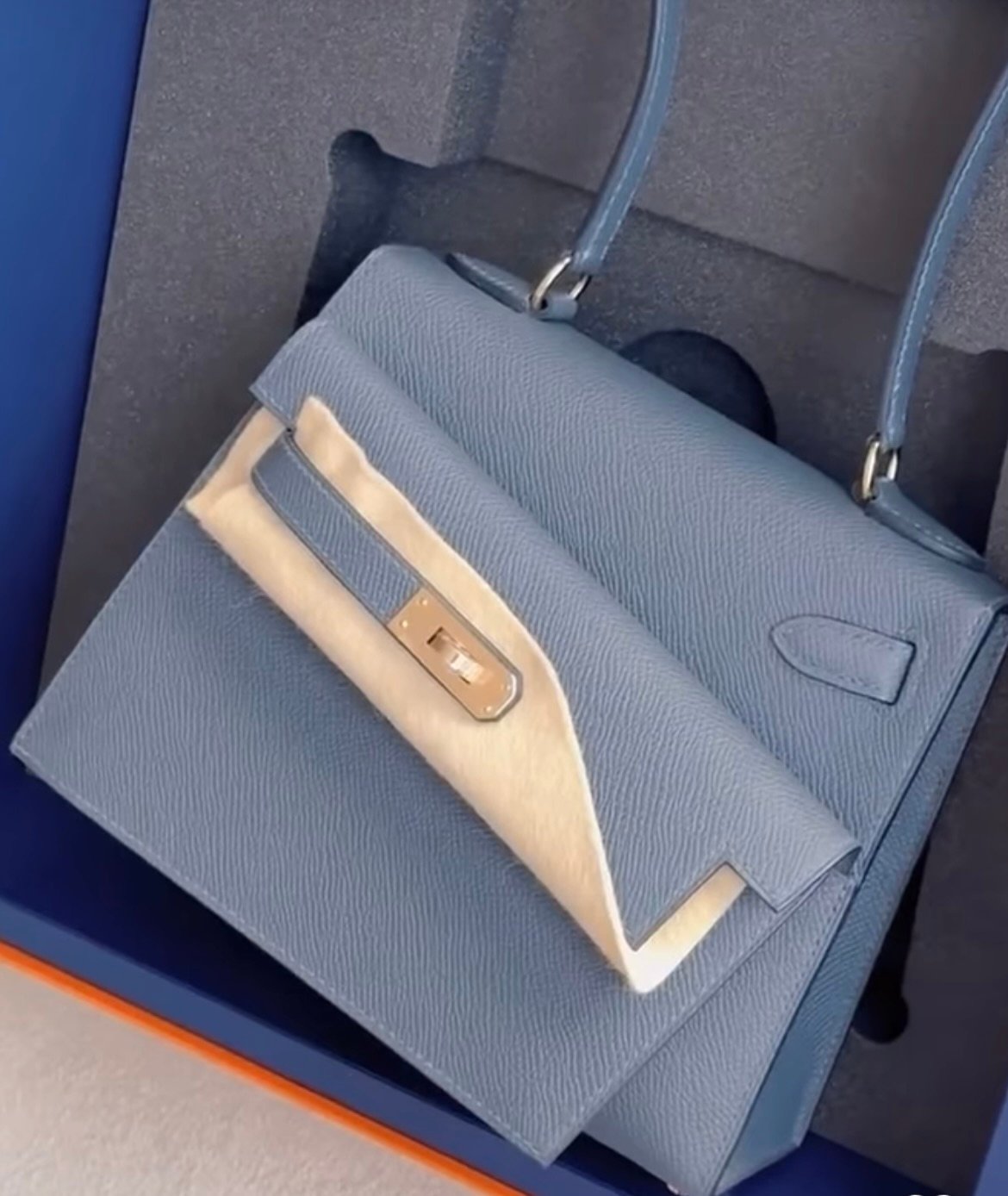 blue box hermes | Hermès Kelly en Désordre | Hermès reveal
