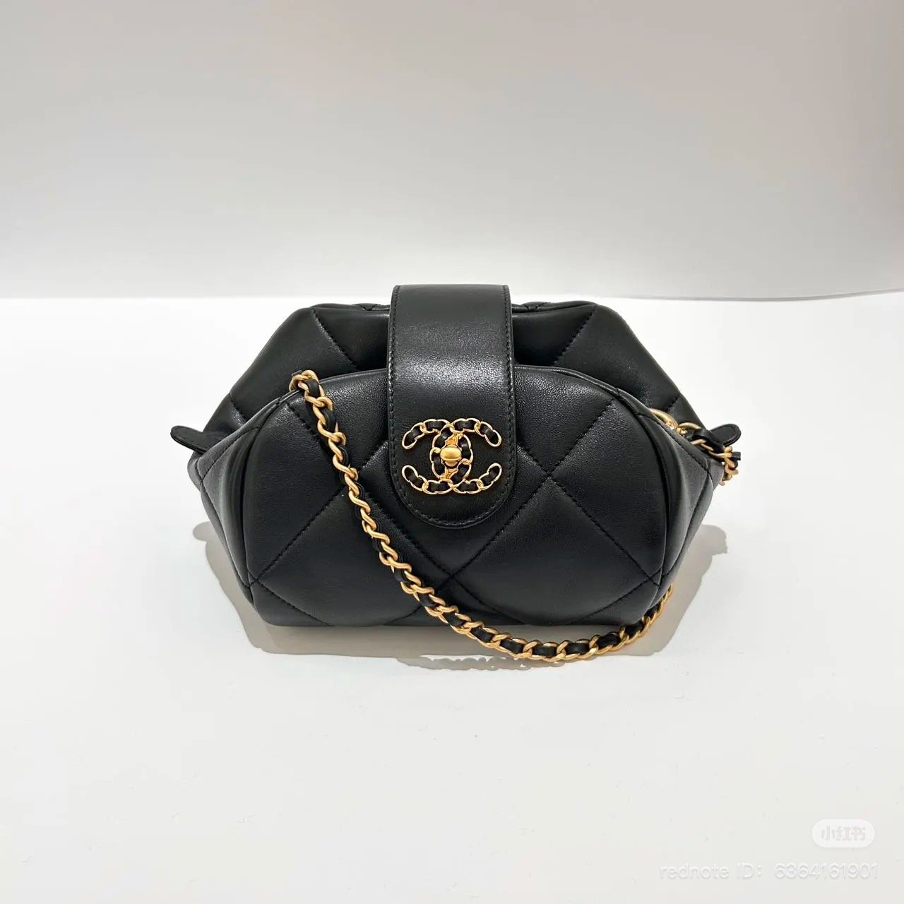 Chanel Métiers d’Art 2024/25 new handbag collection