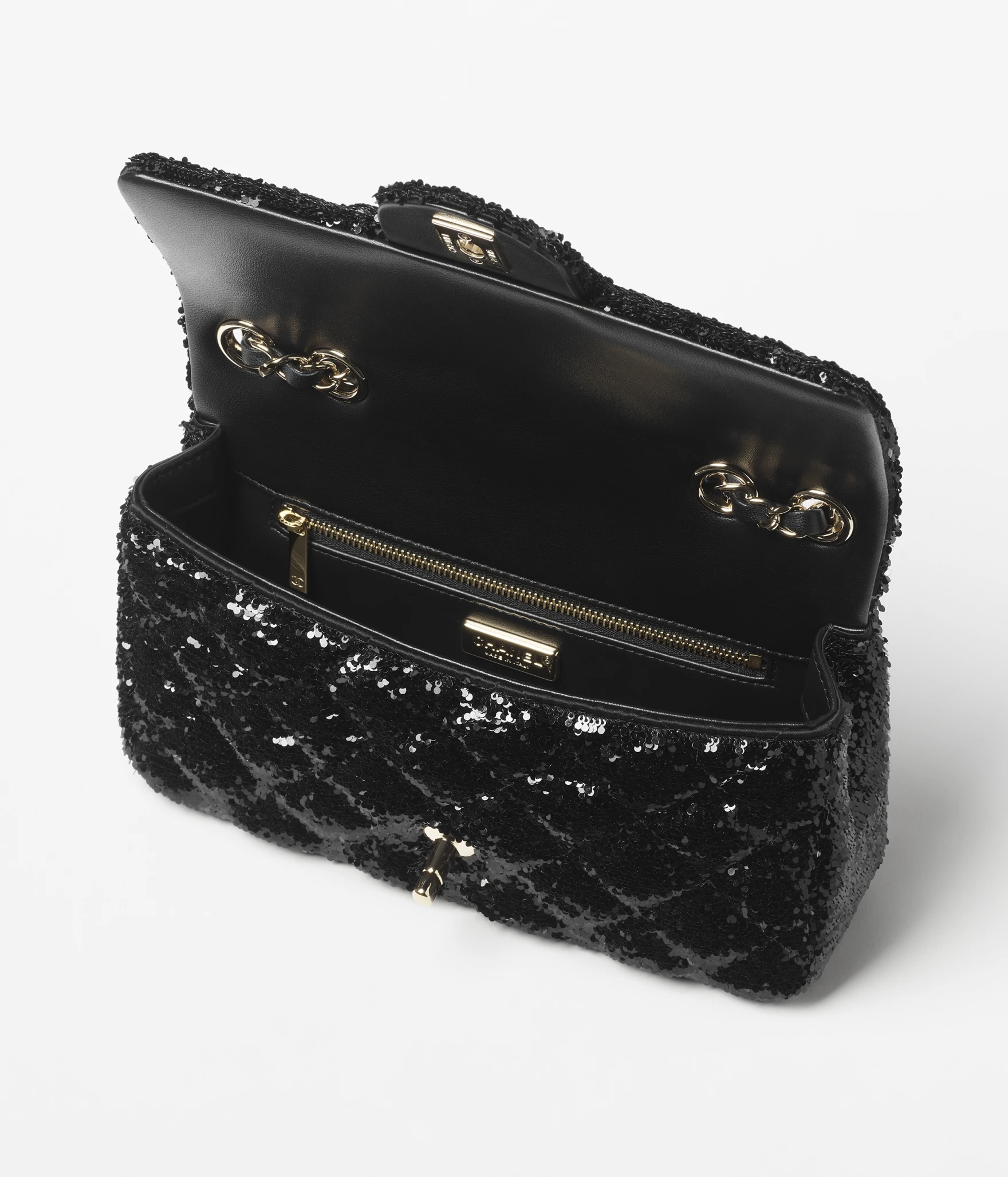 chanel pre-fall/winter 2025/25 25b bags heart bag chanel 25