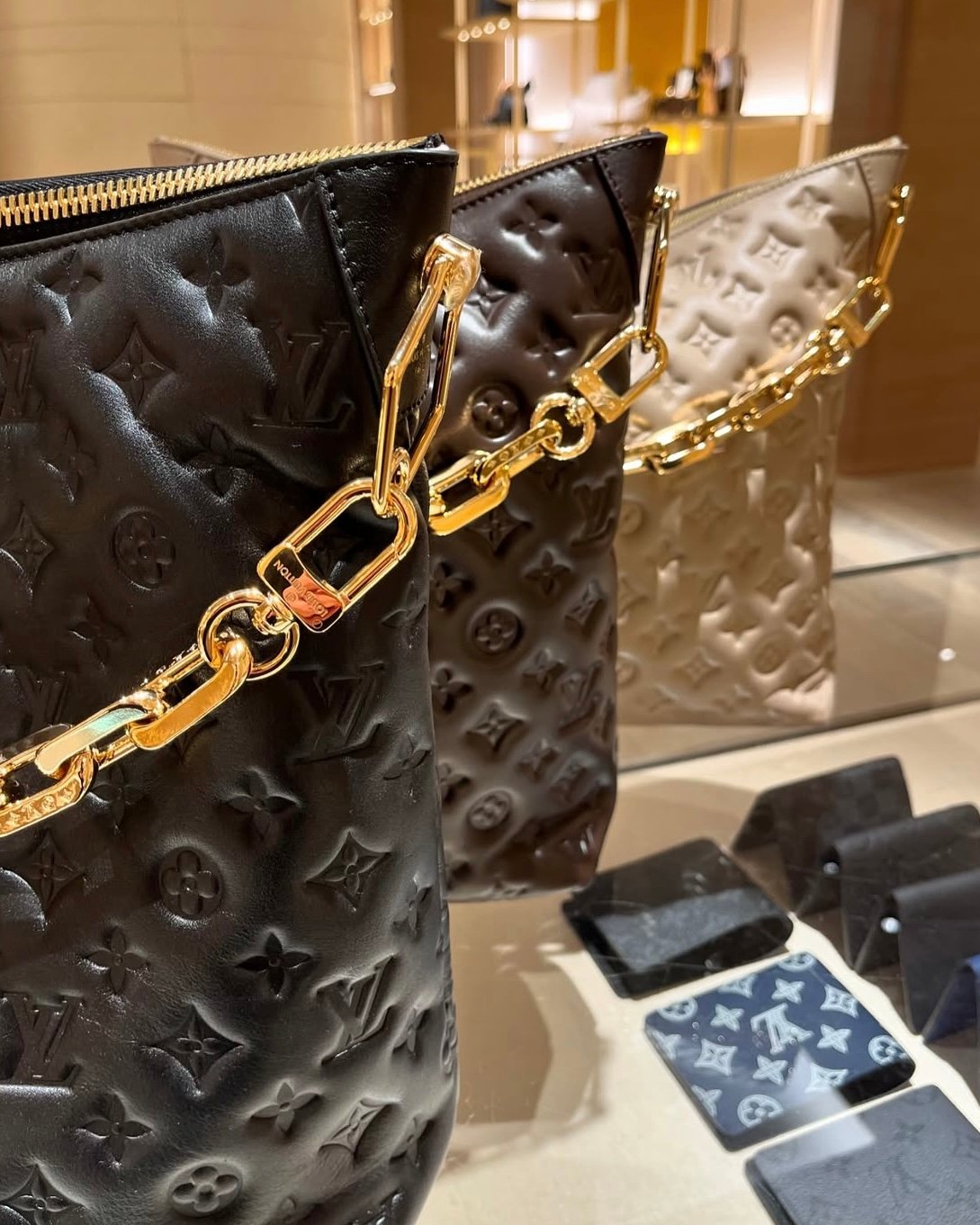 louis vuitton coussin hobo