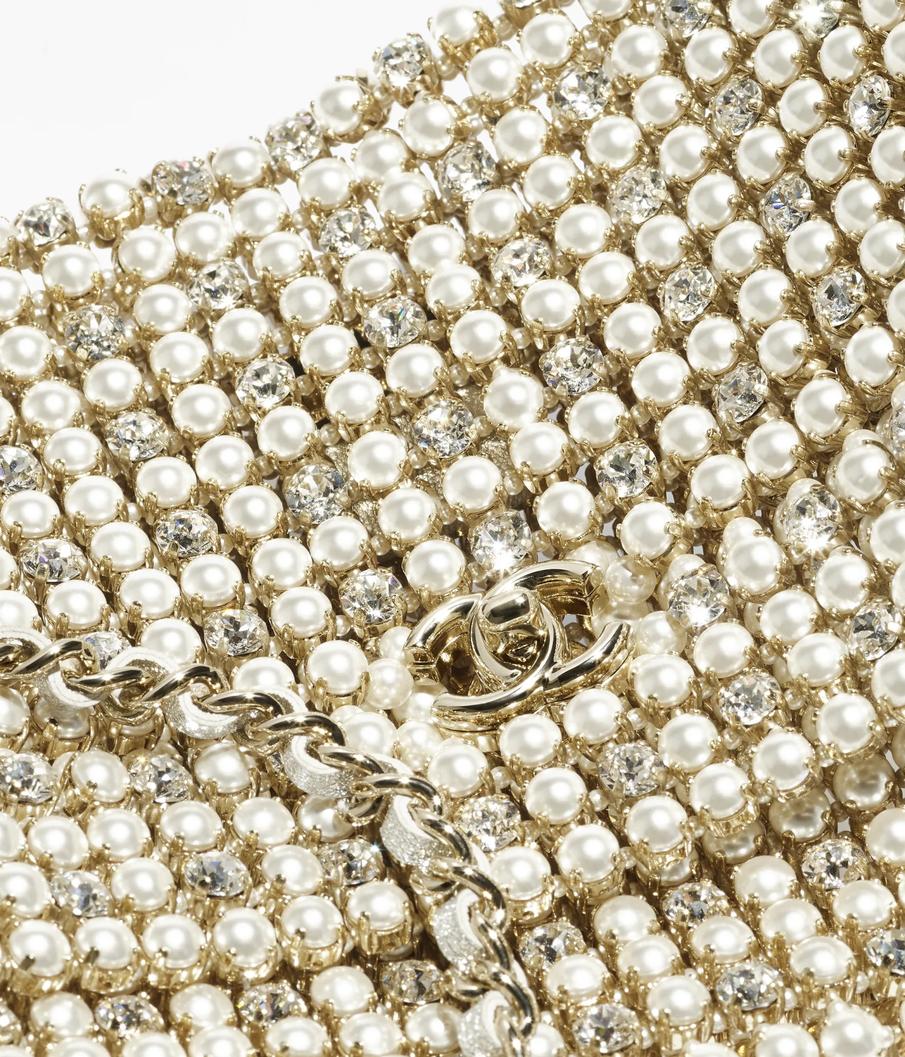 7 Statement Bags That Will Wow at Every Party