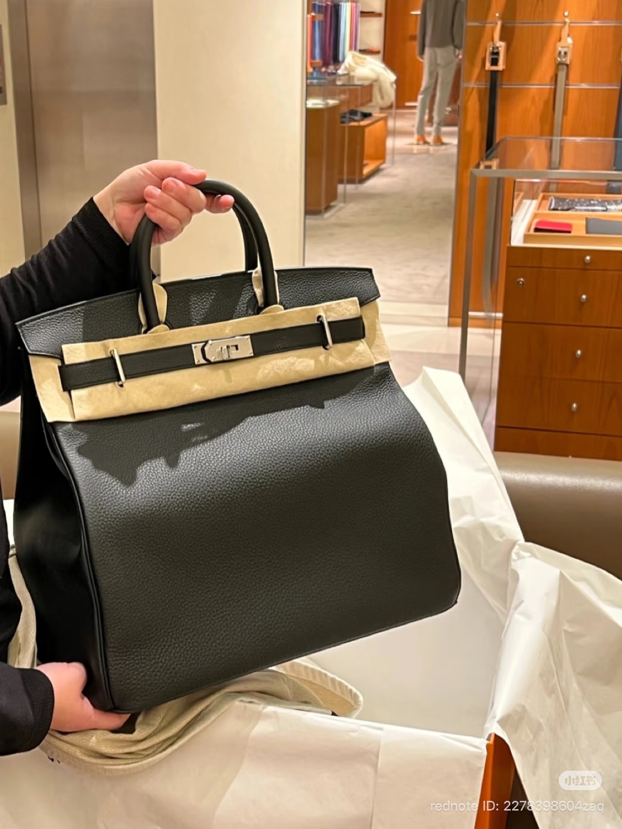 How Do Hermès’ and Louis Vuitton’s First Bags Compare Today?