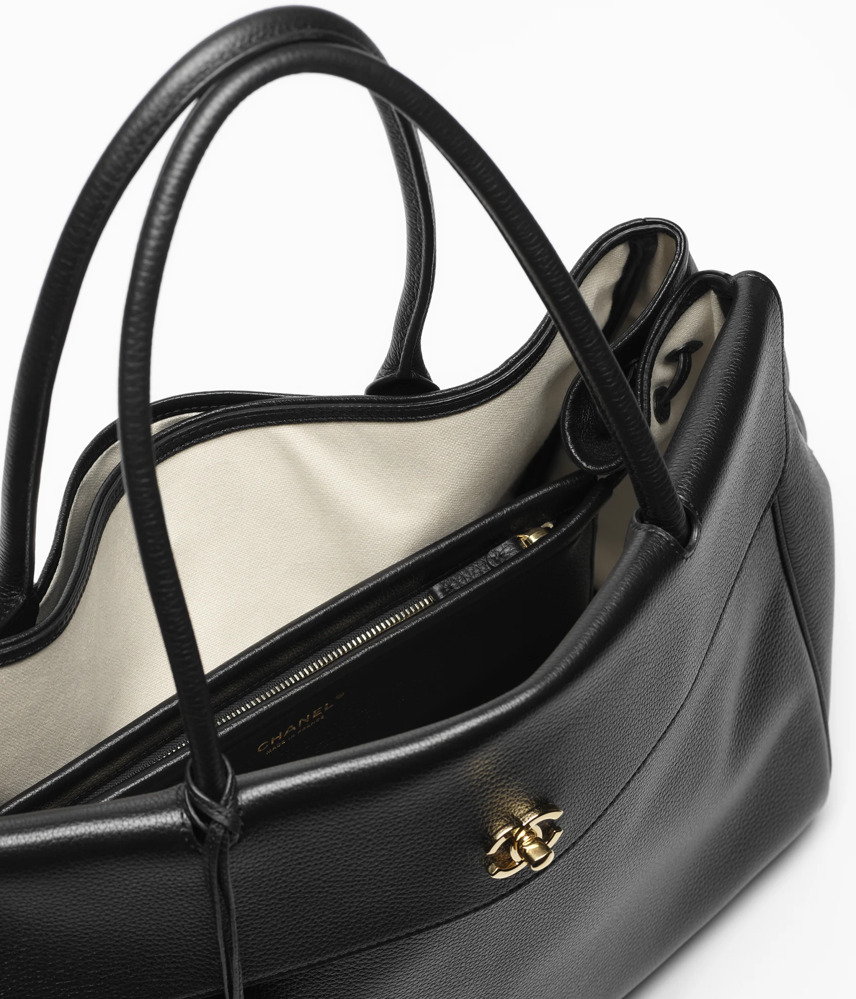 chanel 26s,chanel blazy bags,chanel large tote,Chanel Maxi Flap Bag,chanel large bag