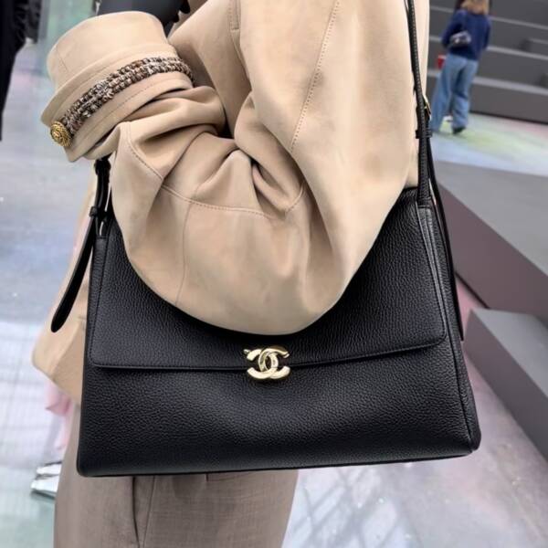 Chanel Fall-Winter 2026 Handbags: Maxi Style With a Classic Twist