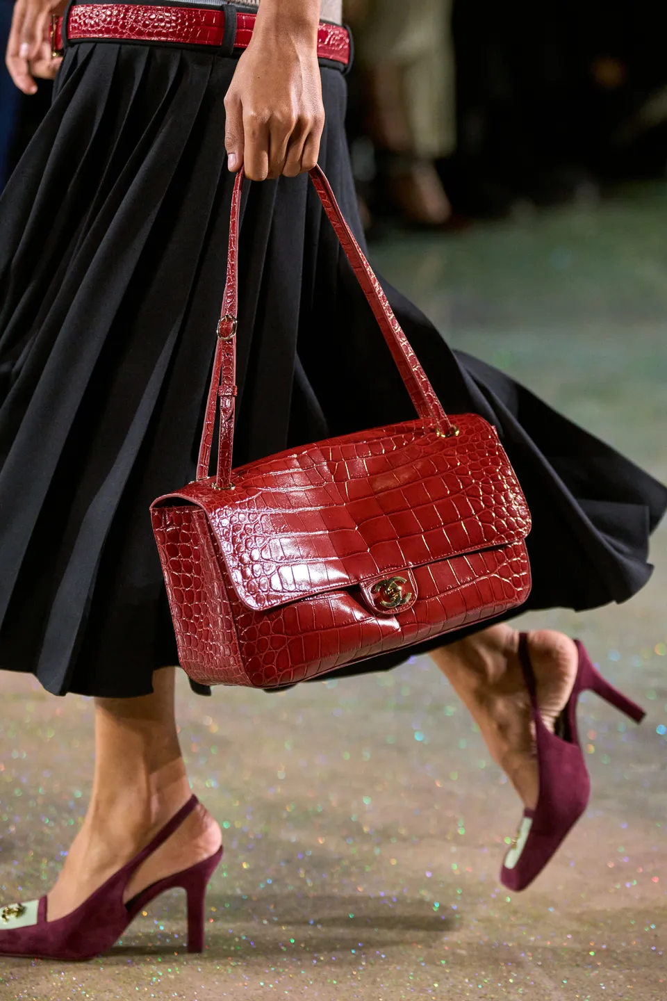 chanel fall-winter 2026 red croc flap bag