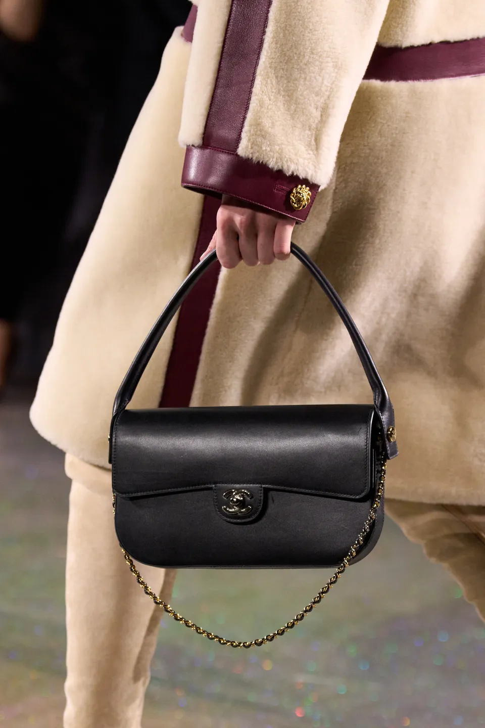 chanel fall-winter 2026 flap bag with chain detail