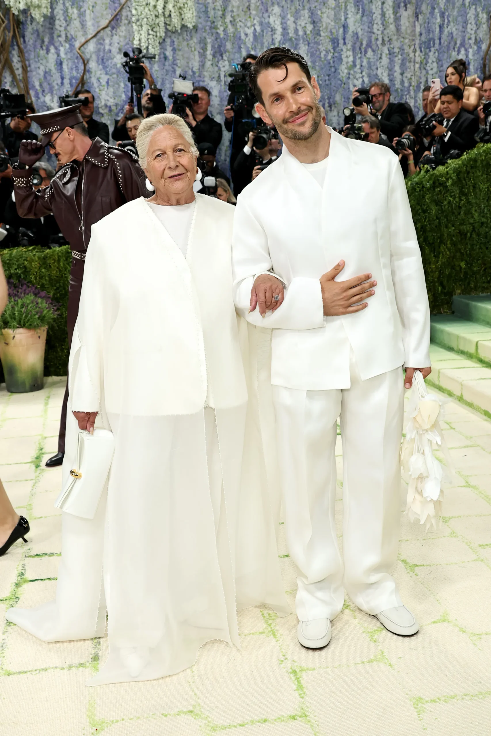 met gala 2026 handbags,met gala 2026 looks,met gala dress,met gala jennie,met gala chanel,met gala heated rivalry
