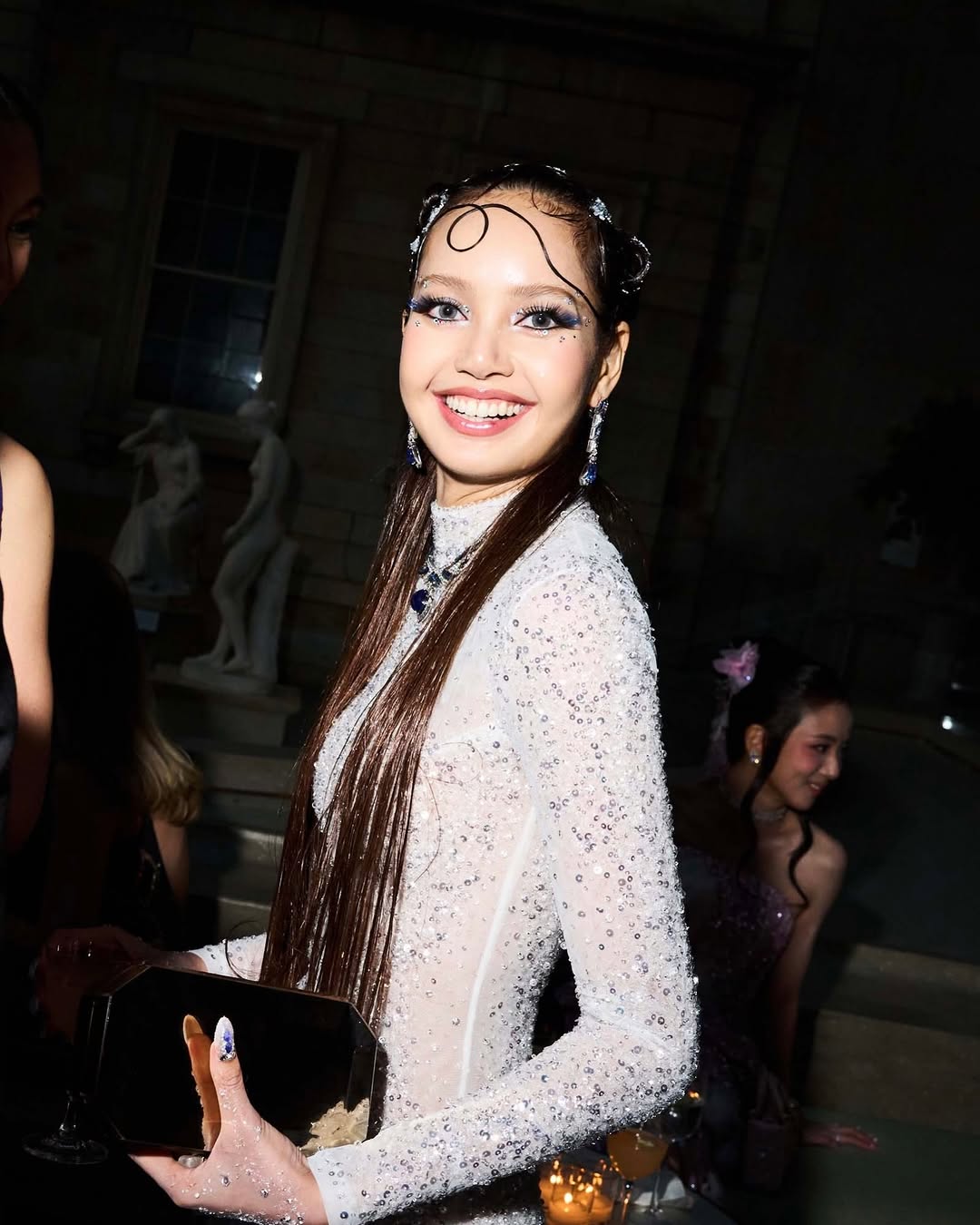 met gala 2026 handbags,met gala 2026 looks,met gala dress,met gala jennie,met gala chanel,met gala heated rivalry