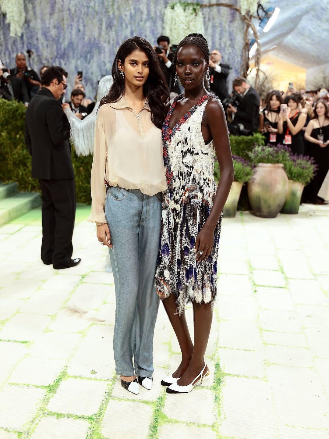 met gala 2026 handbags,met gala 2026 looks,met gala dress,met gala jennie,met gala chanel,met gala heated rivalry