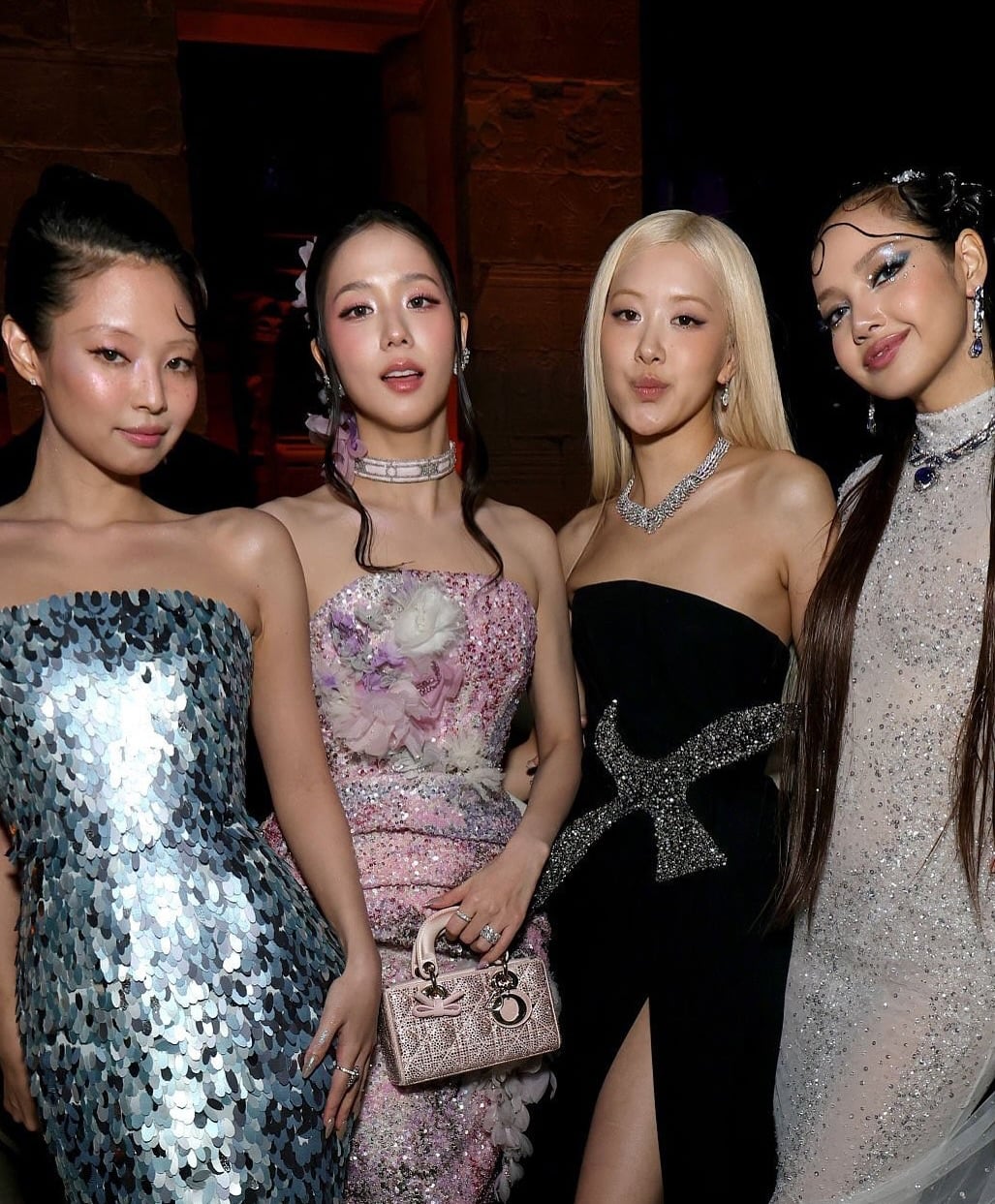 met gala 2026 handbags,met gala 2026 looks,met gala dress,met gala jennie,met gala chanel,met gala heated rivalry