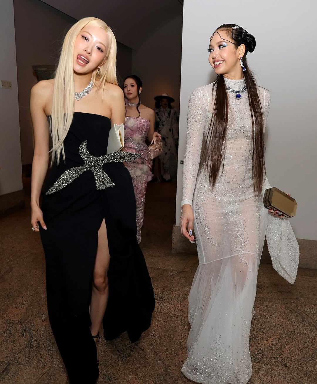met gala 2026 handbags,met gala 2026 looks,met gala dress,met gala jennie,met gala chanel,met gala heated rivalry
